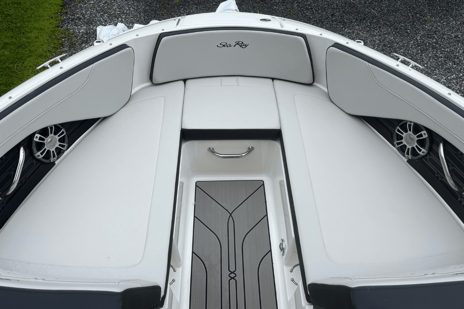 2025 Sea Ray SPX 210 Outboard Image Thumbnail #11