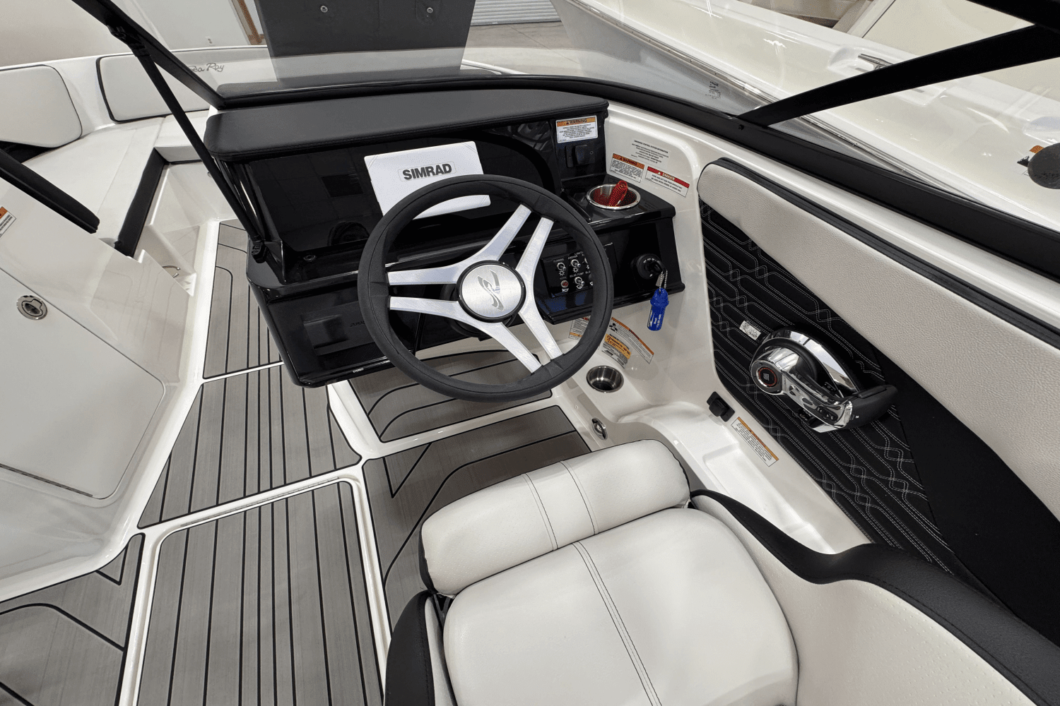 2025 Sea Ray SPX 210 Outboard Image Thumbnail #15