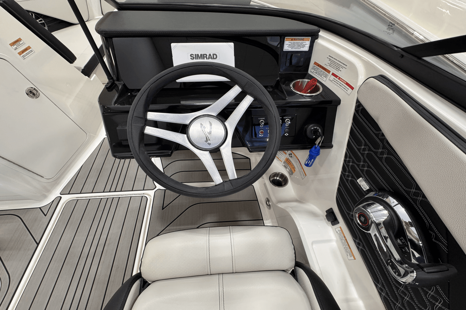 2025 Sea Ray SPX 210 Outboard Image Thumbnail #16