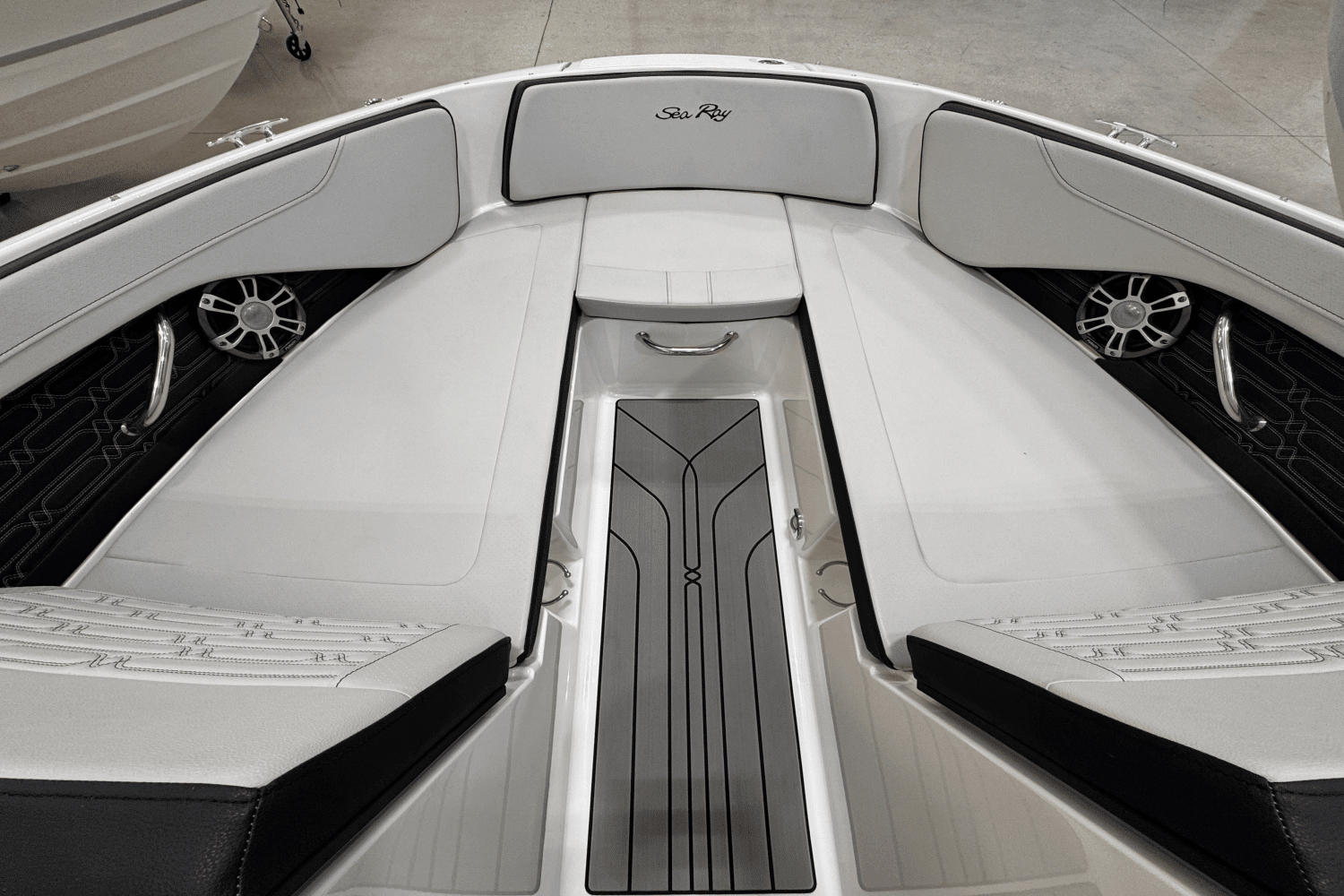 2025 Sea Ray SPX 210 Outboard Image Thumbnail #17