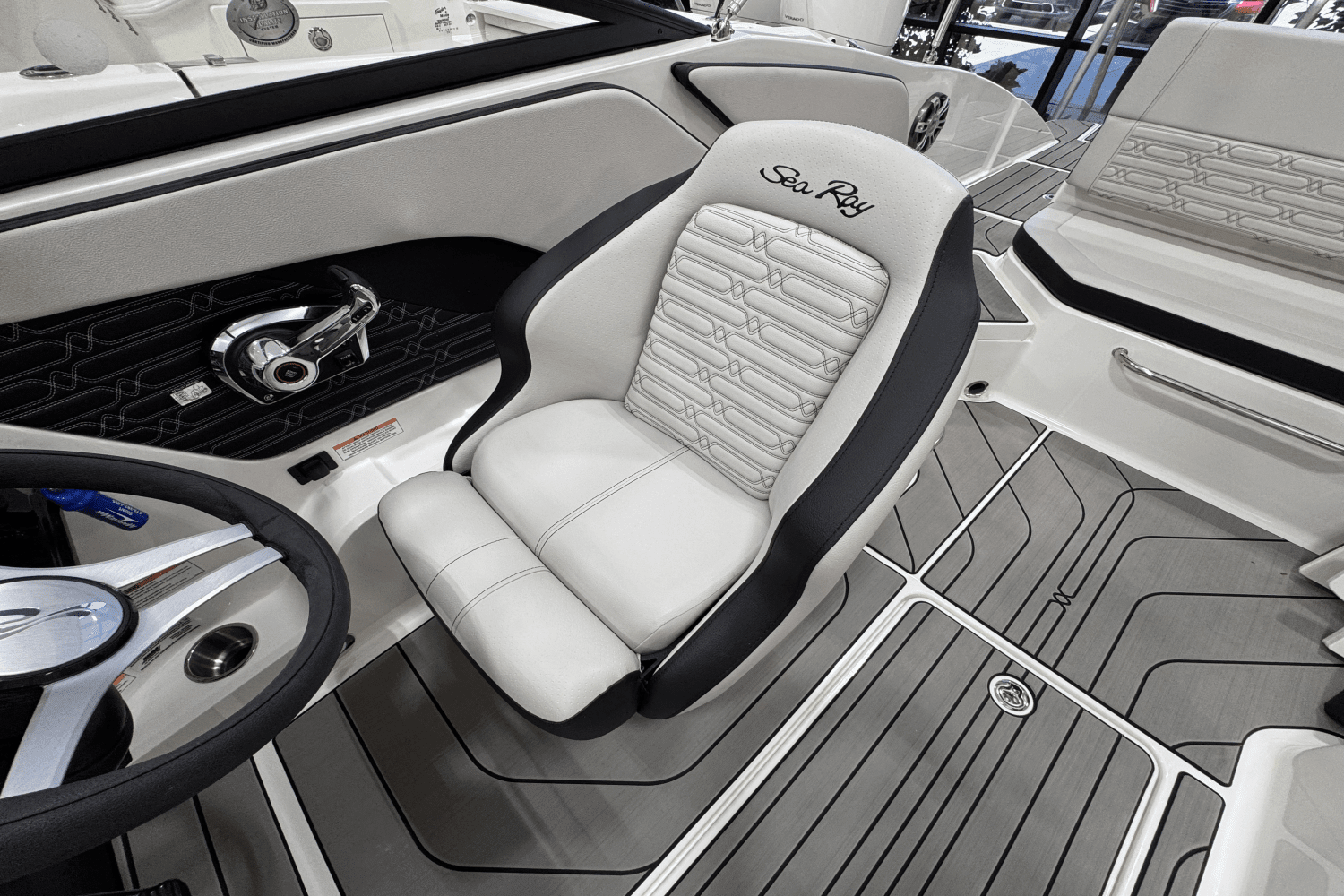 2025 Sea Ray SPX 210 Outboard Image Thumbnail #14