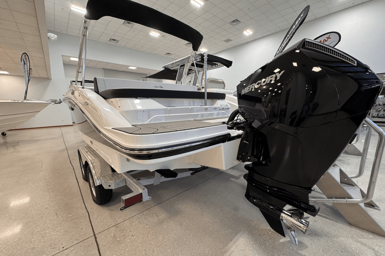 2025 Sea Ray SPX 210 Outboard Image Thumbnail #4