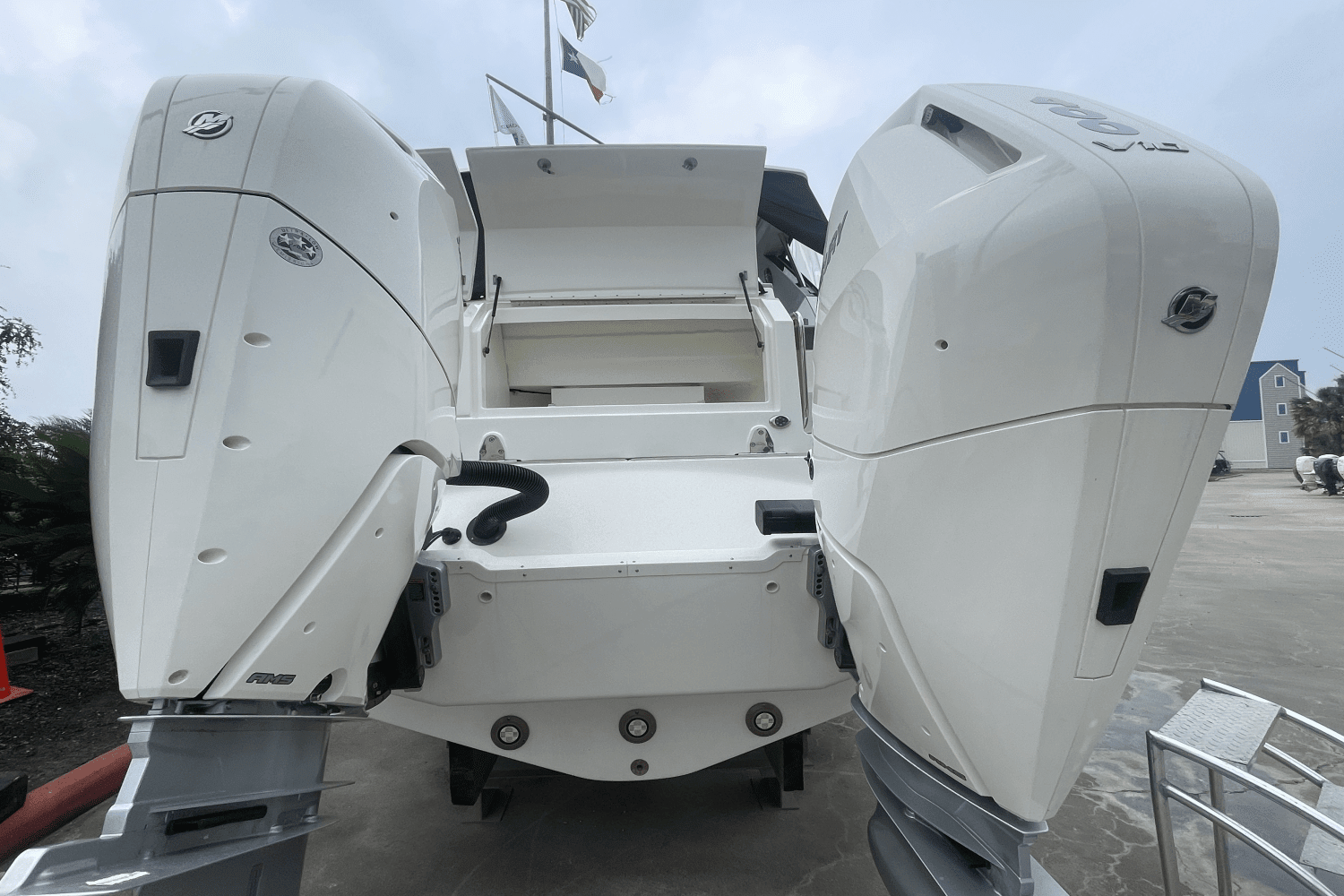 2024 Sea Ray Sundancer 320 Outboard Image Thumbnail #6