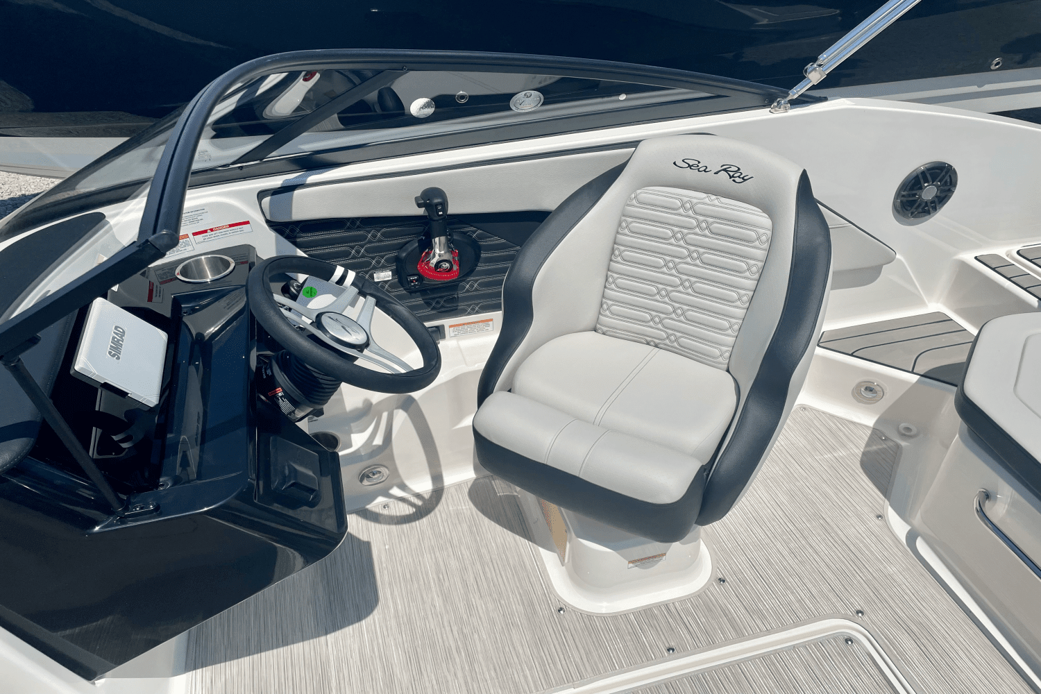 2025 Sea Ray SPX 190 Outboard Image Thumbnail #5