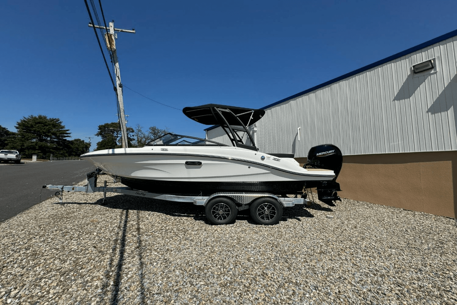 2025 Sea Ray SPX 190 Outboard