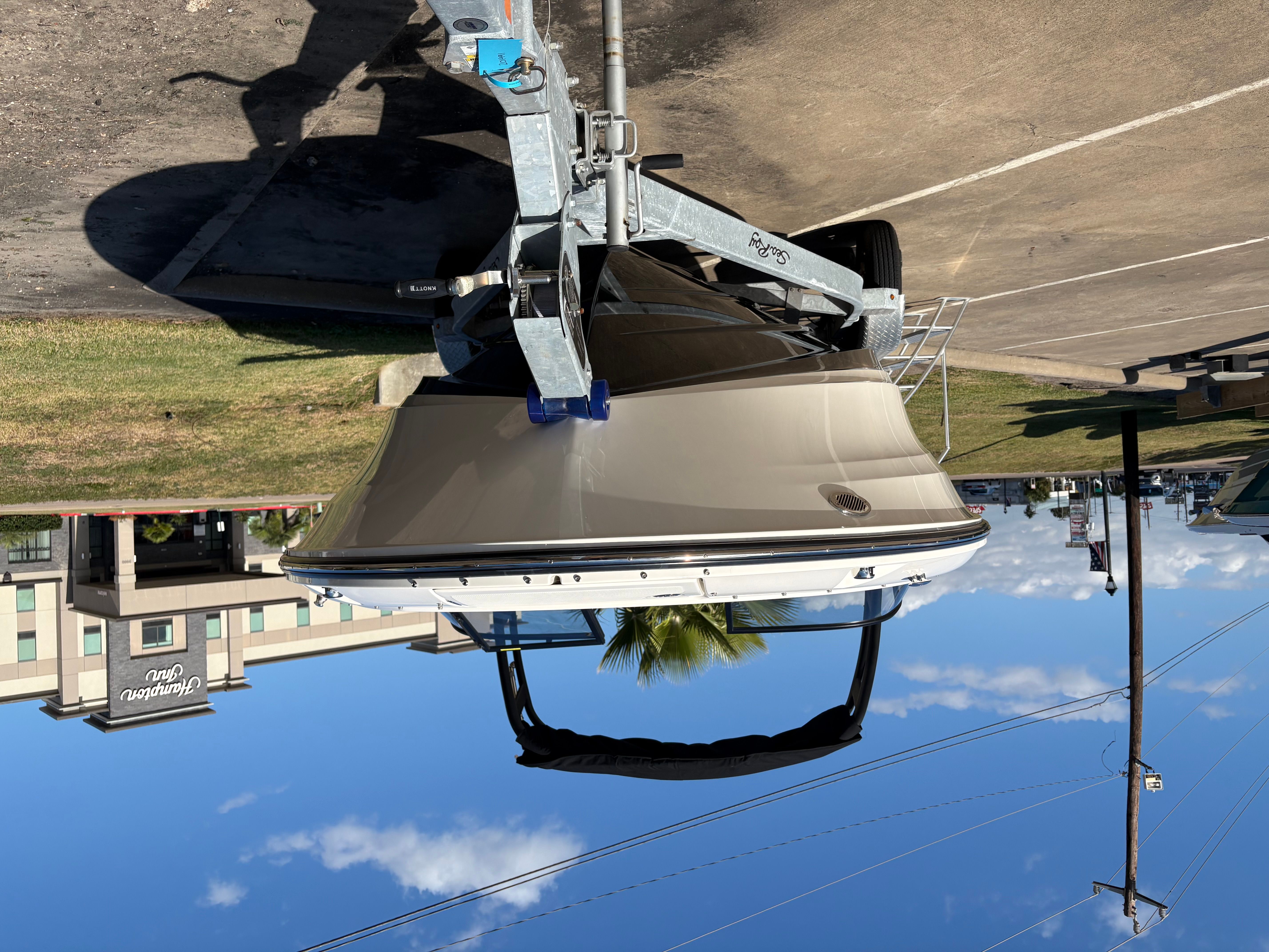 2025 Sea Ray SPX 190 Outboard Image Thumbnail #2