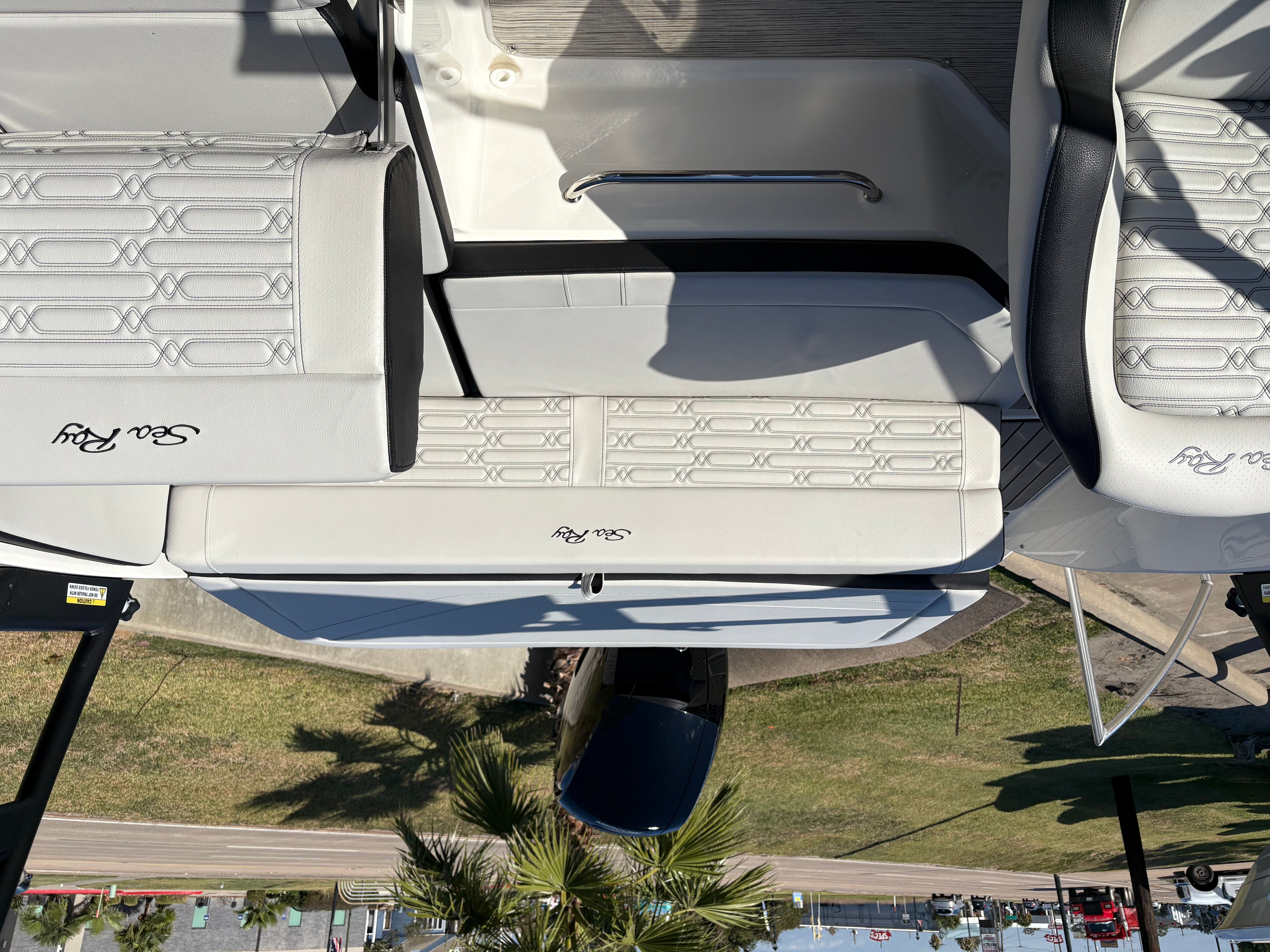 2025 Sea Ray SPX 190 Outboard Image Thumbnail #13