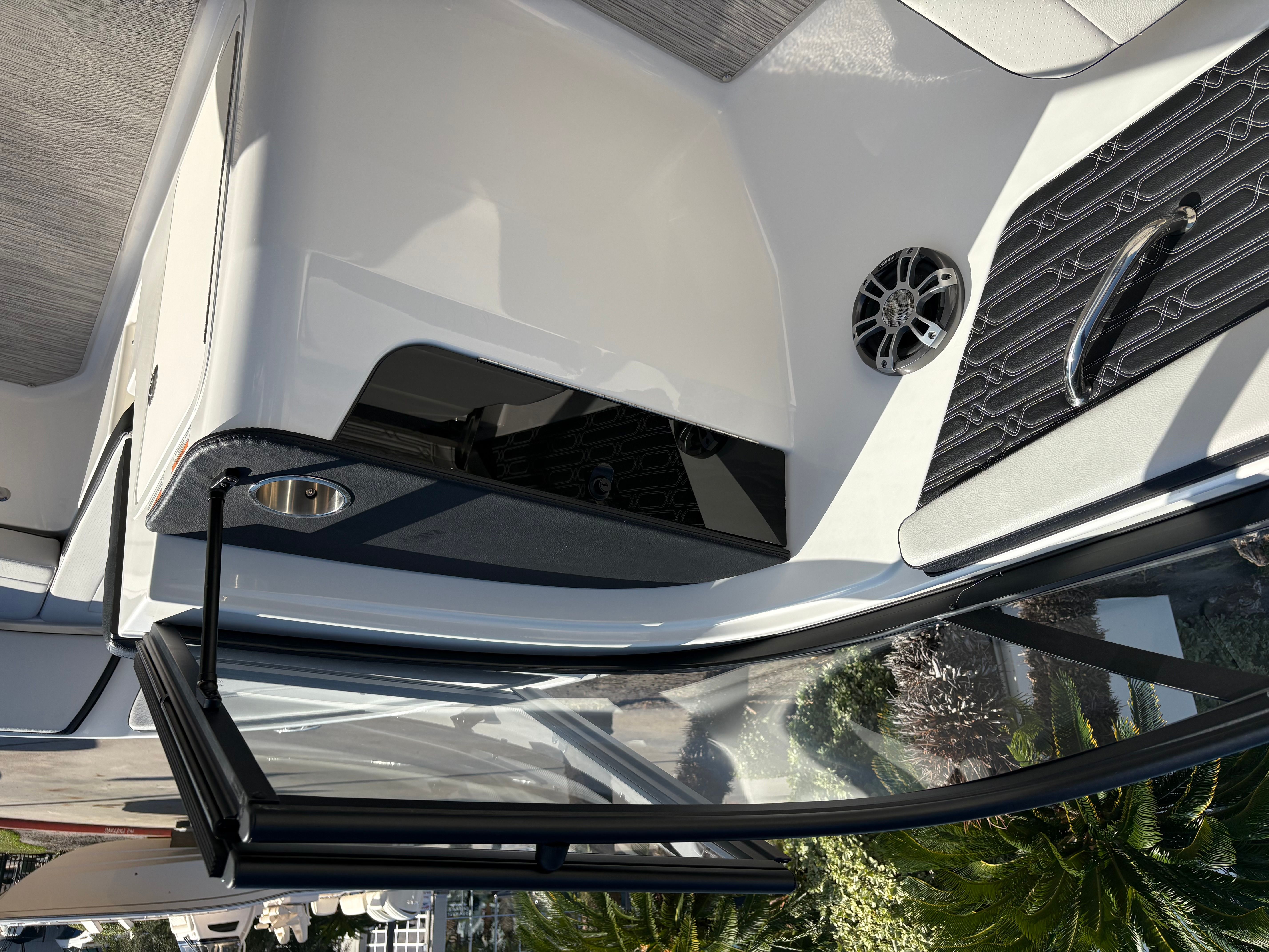 2025 Sea Ray SPX 190 Outboard Image Thumbnail #15