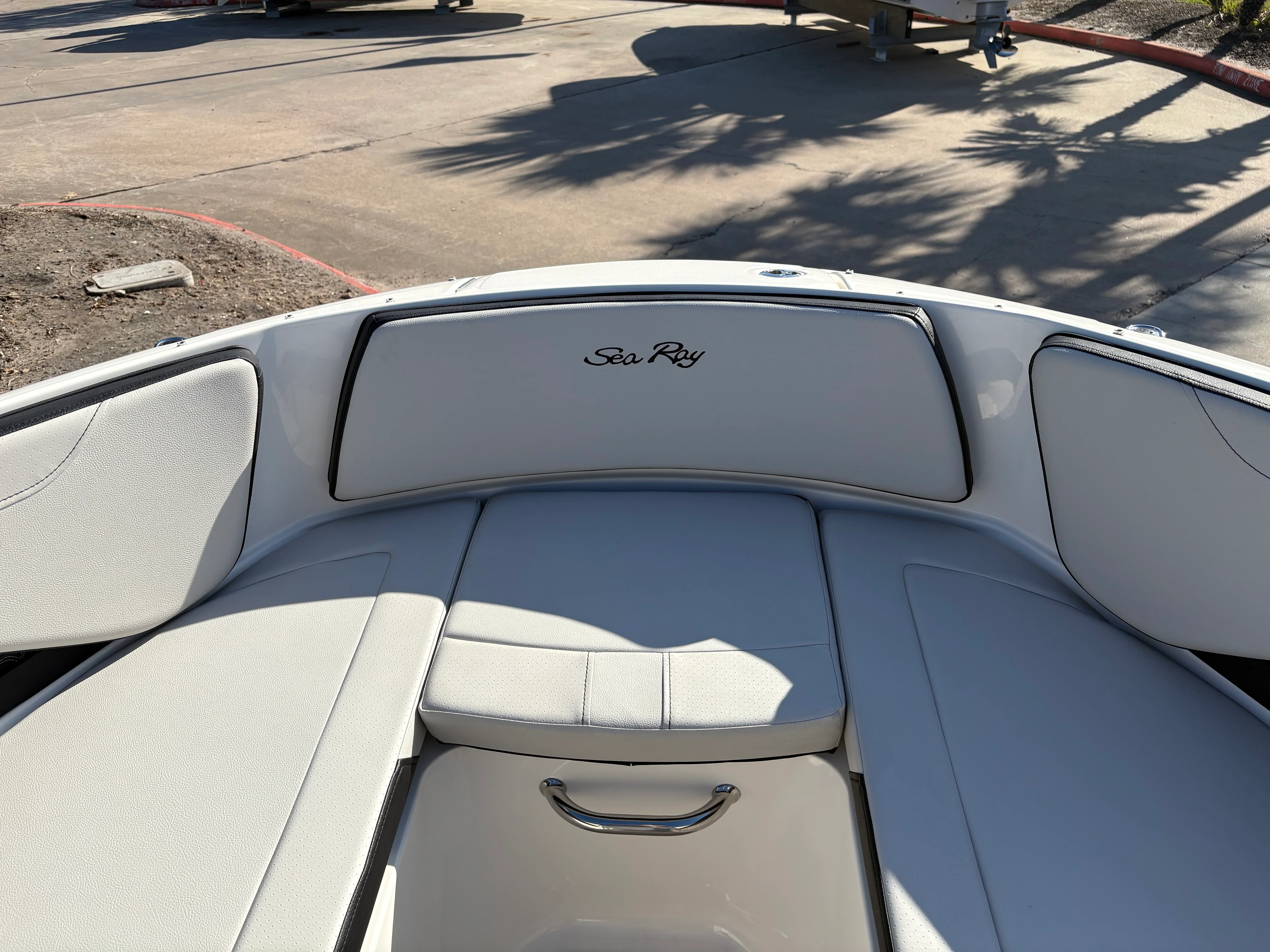 2025 Sea Ray SPX 190 Outboard Image Thumbnail #11