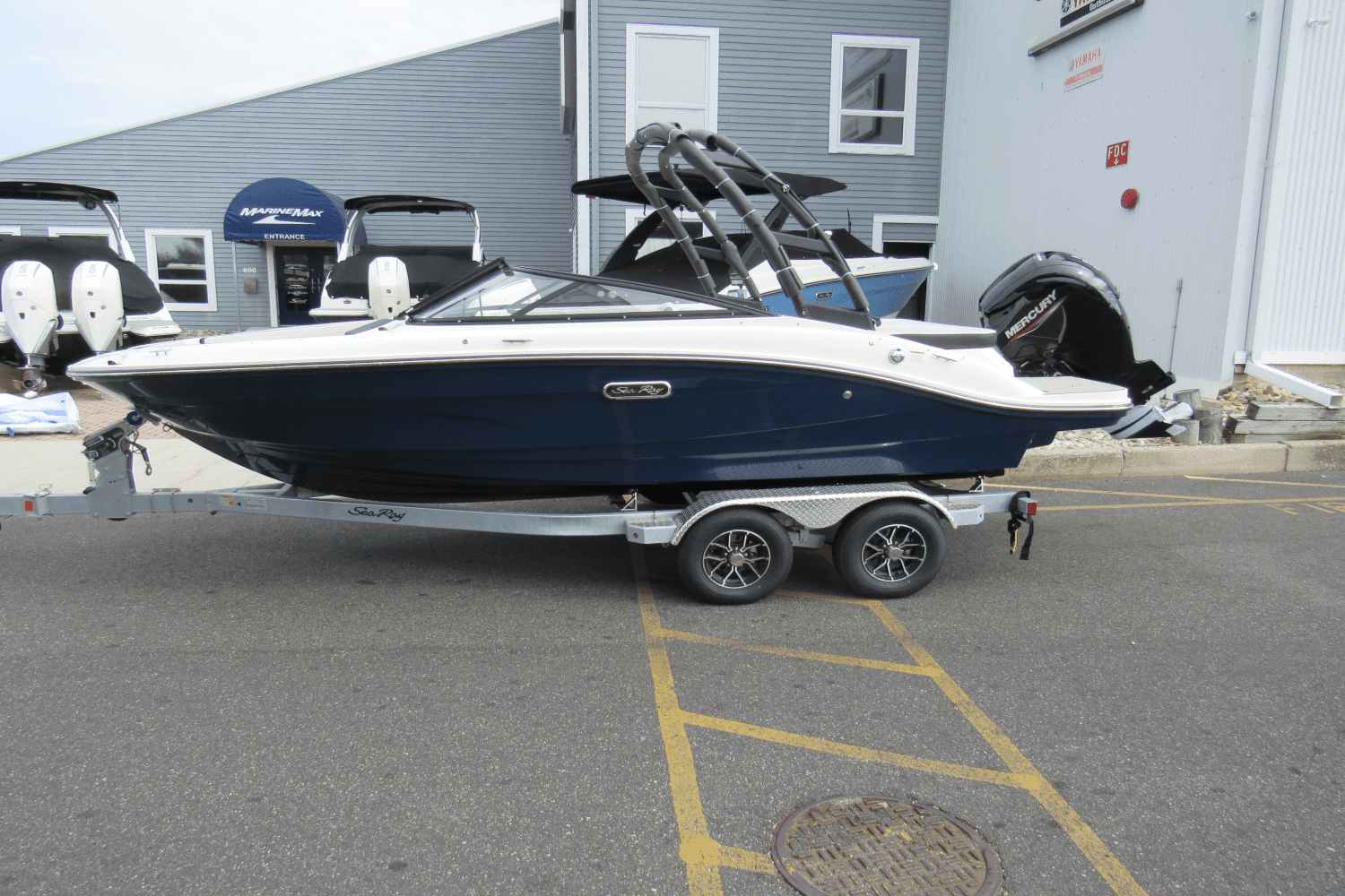 Thumbnail 2 for 2025 Sea Ray SPX 190 Outboard