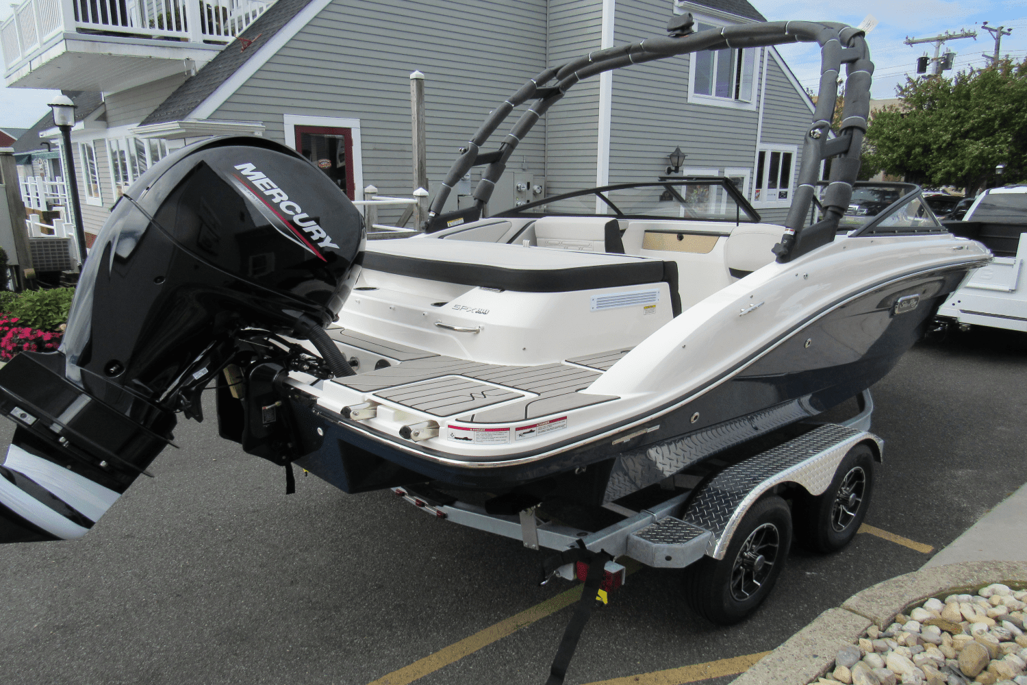 Thumbnail 4 for 2025 Sea Ray SPX 190 Outboard