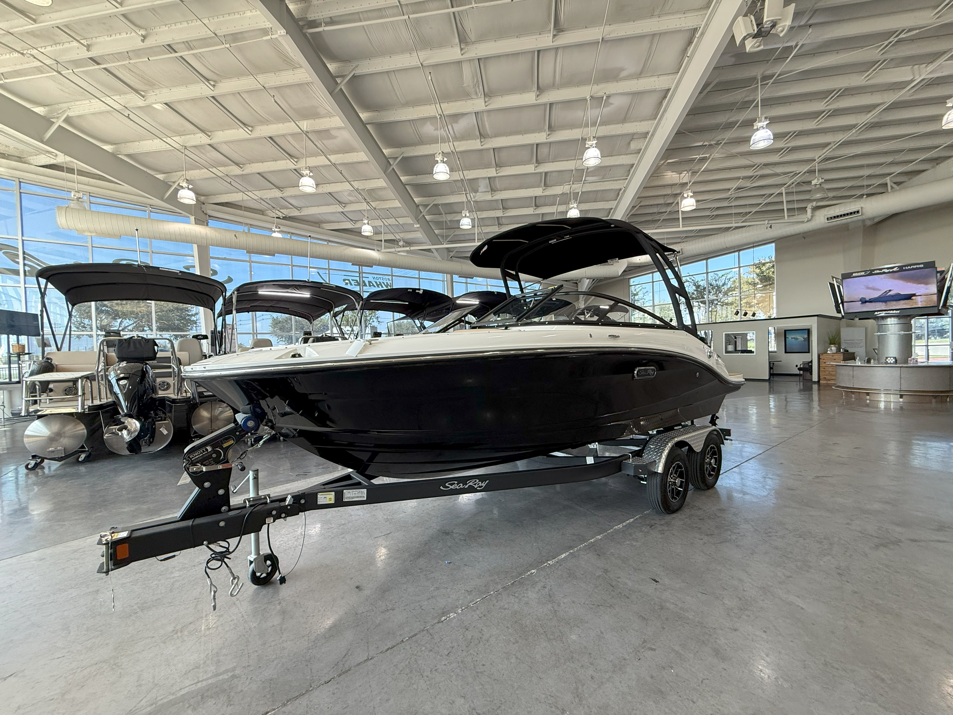 2025 Sea Ray SPX 190 Outboard Image Thumbnail #1