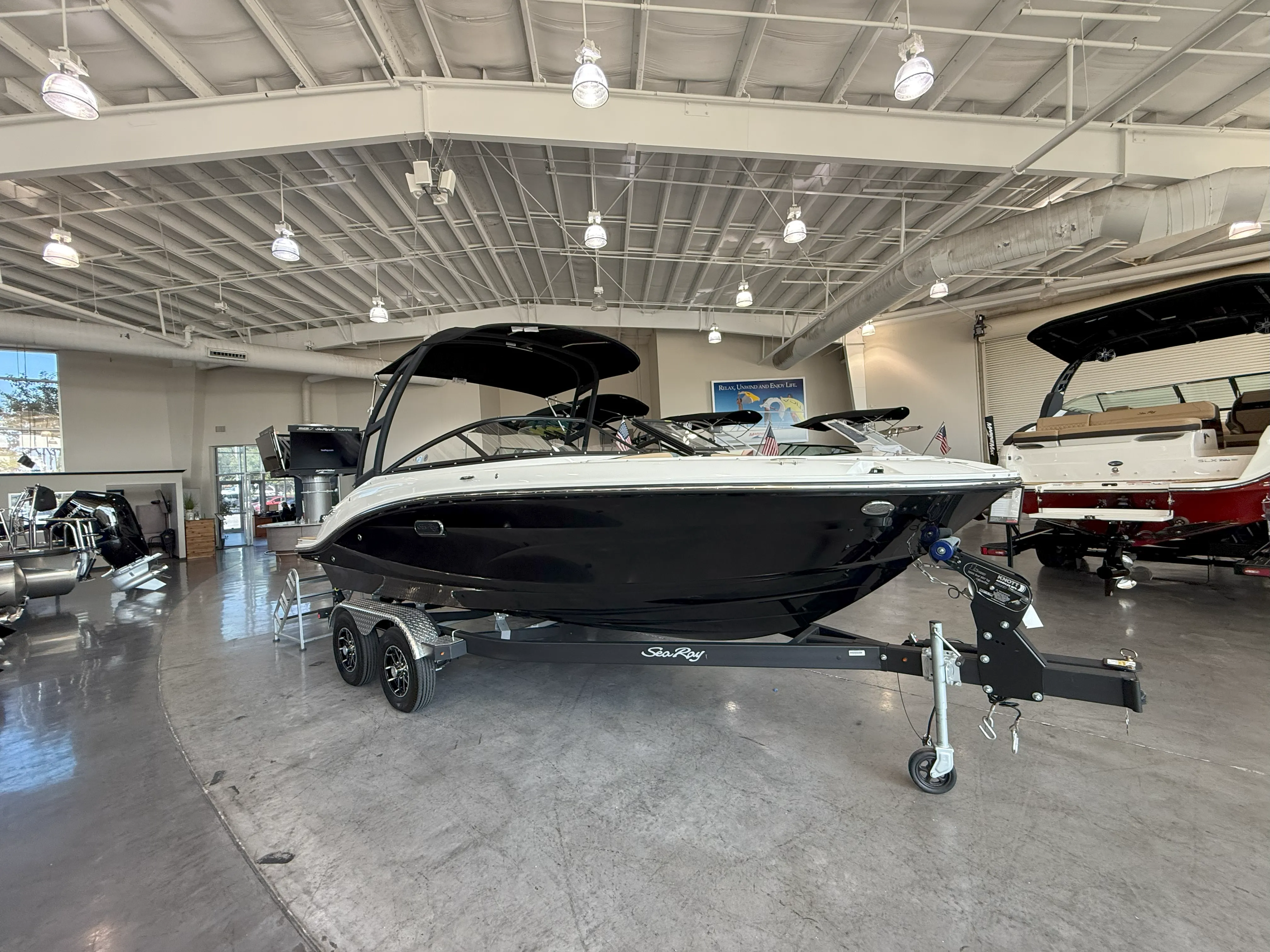 2025 Sea Ray SPX 190 Outboard Image Thumbnail #2
