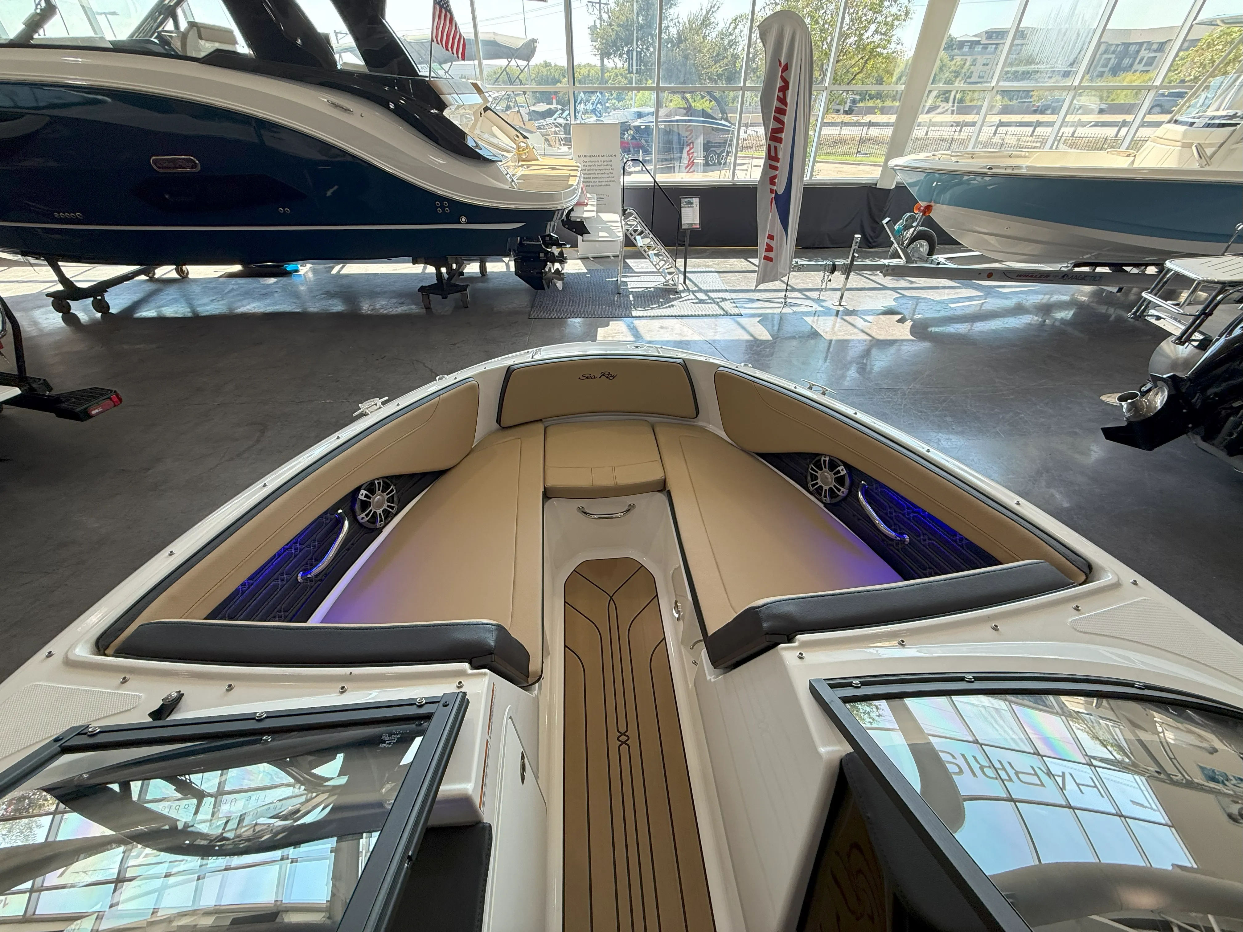 2025 Sea Ray SPX 190 Outboard Image Thumbnail #20