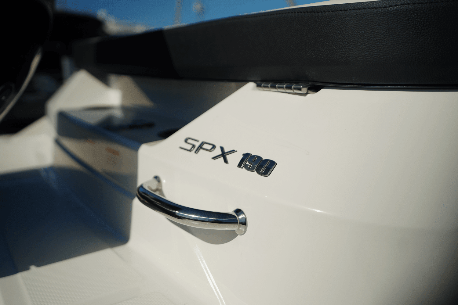 2025 Sea Ray SPX 190 Outboard Image Thumbnail #8