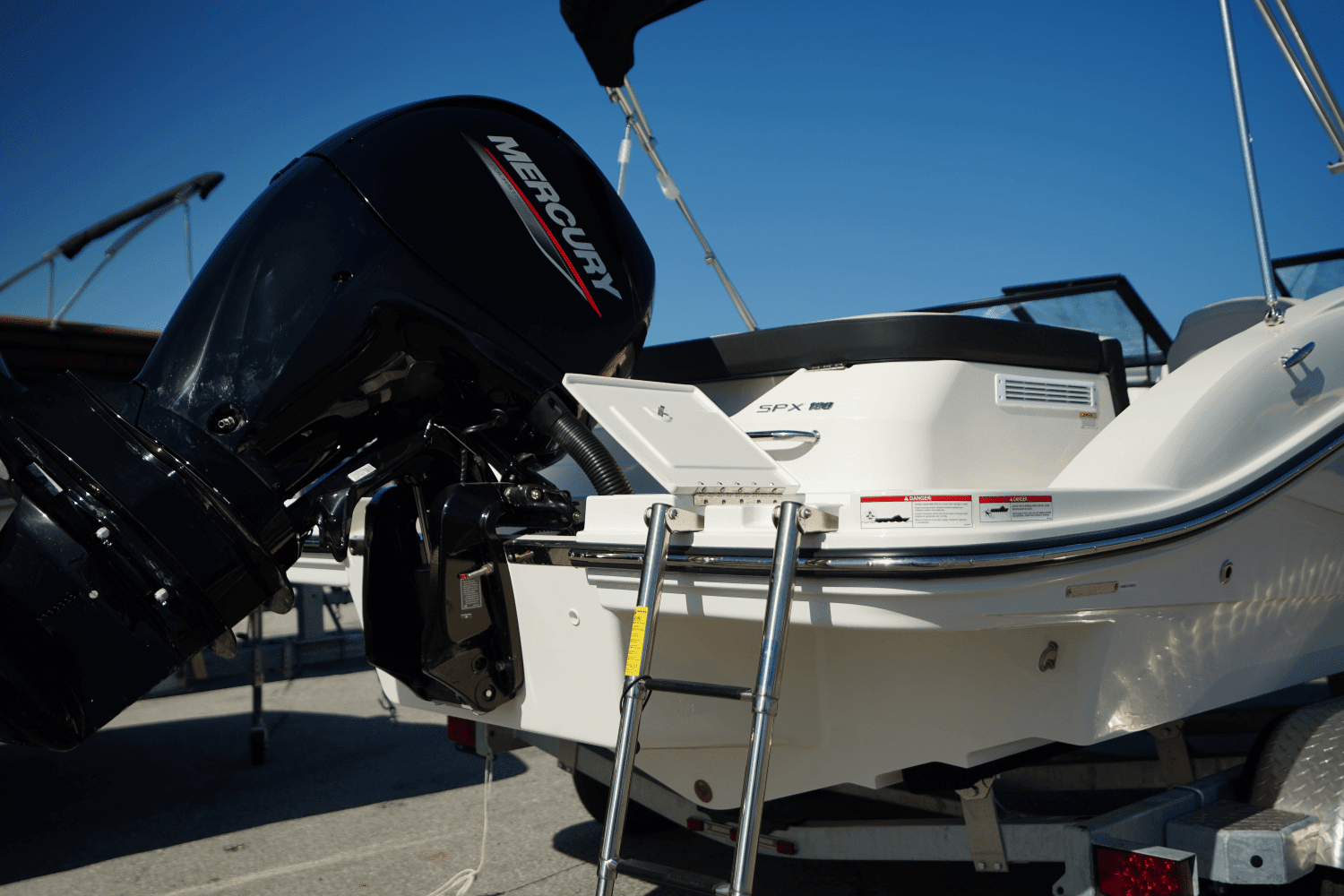 2025 Sea Ray SPX 190 Outboard Image Thumbnail #5