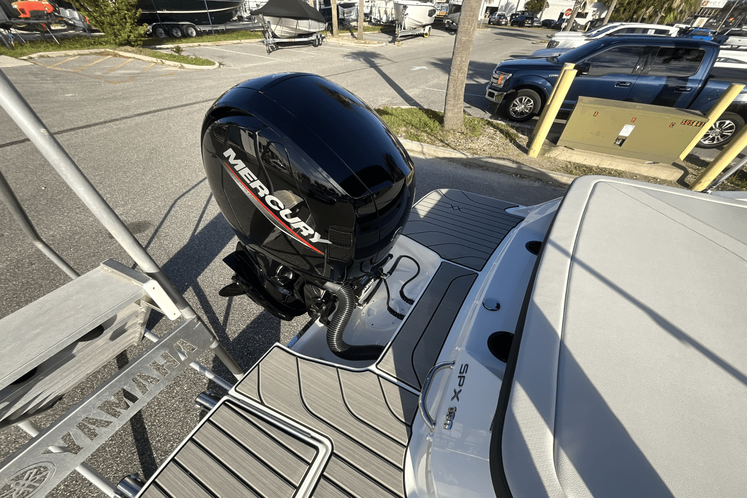 2025 Sea Ray SPX 190 Outboard Image Thumbnail #22