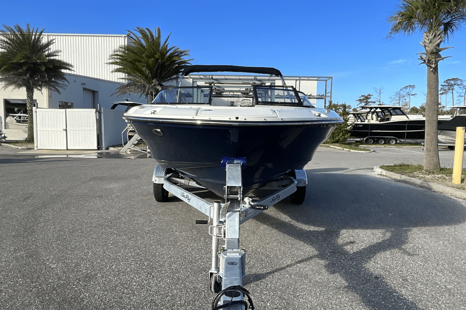 2025 Sea Ray SPX 190 Outboard Image Thumbnail #11