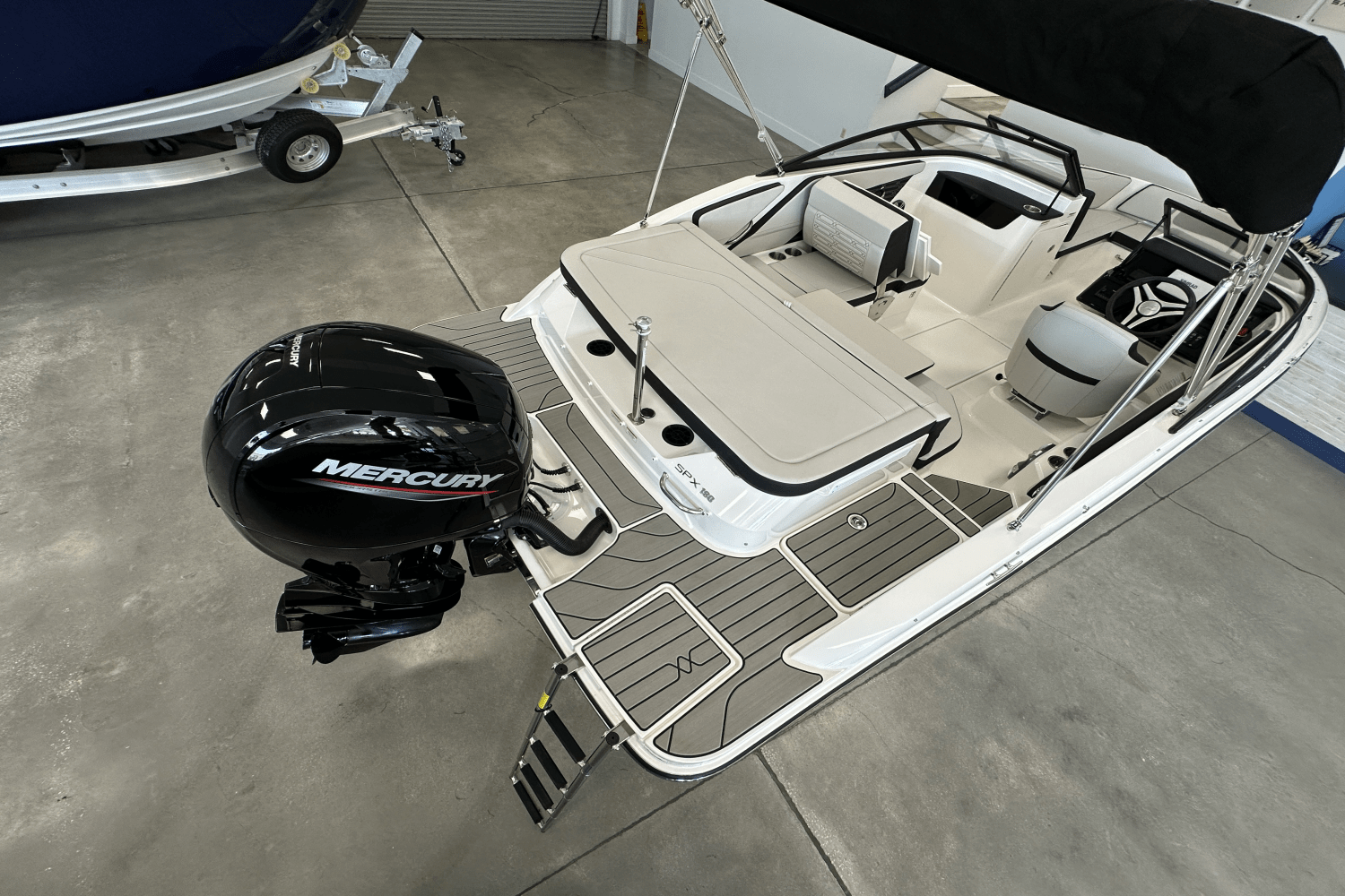 2025 Sea Ray SPX 190 Outboard Image Thumbnail #4