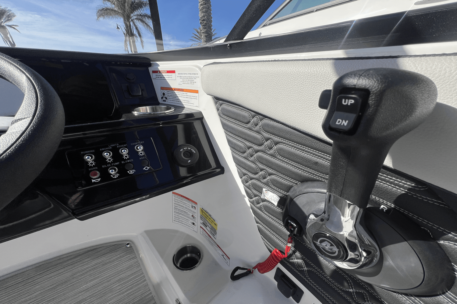 2025 Sea Ray SPX 190 Outboard Image Thumbnail #12