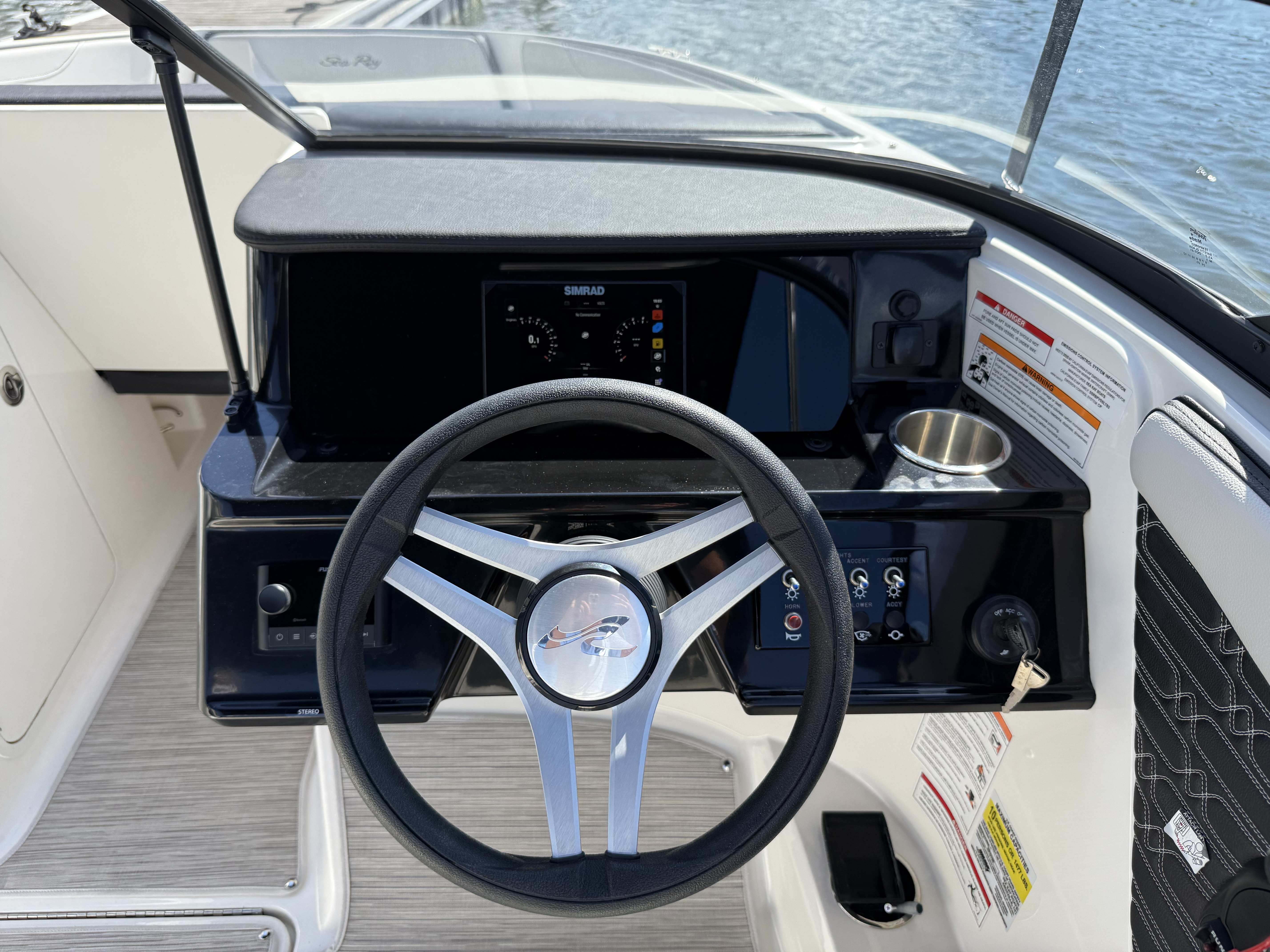 2025 Sea Ray SPX 190 Outboard Image Thumbnail #19