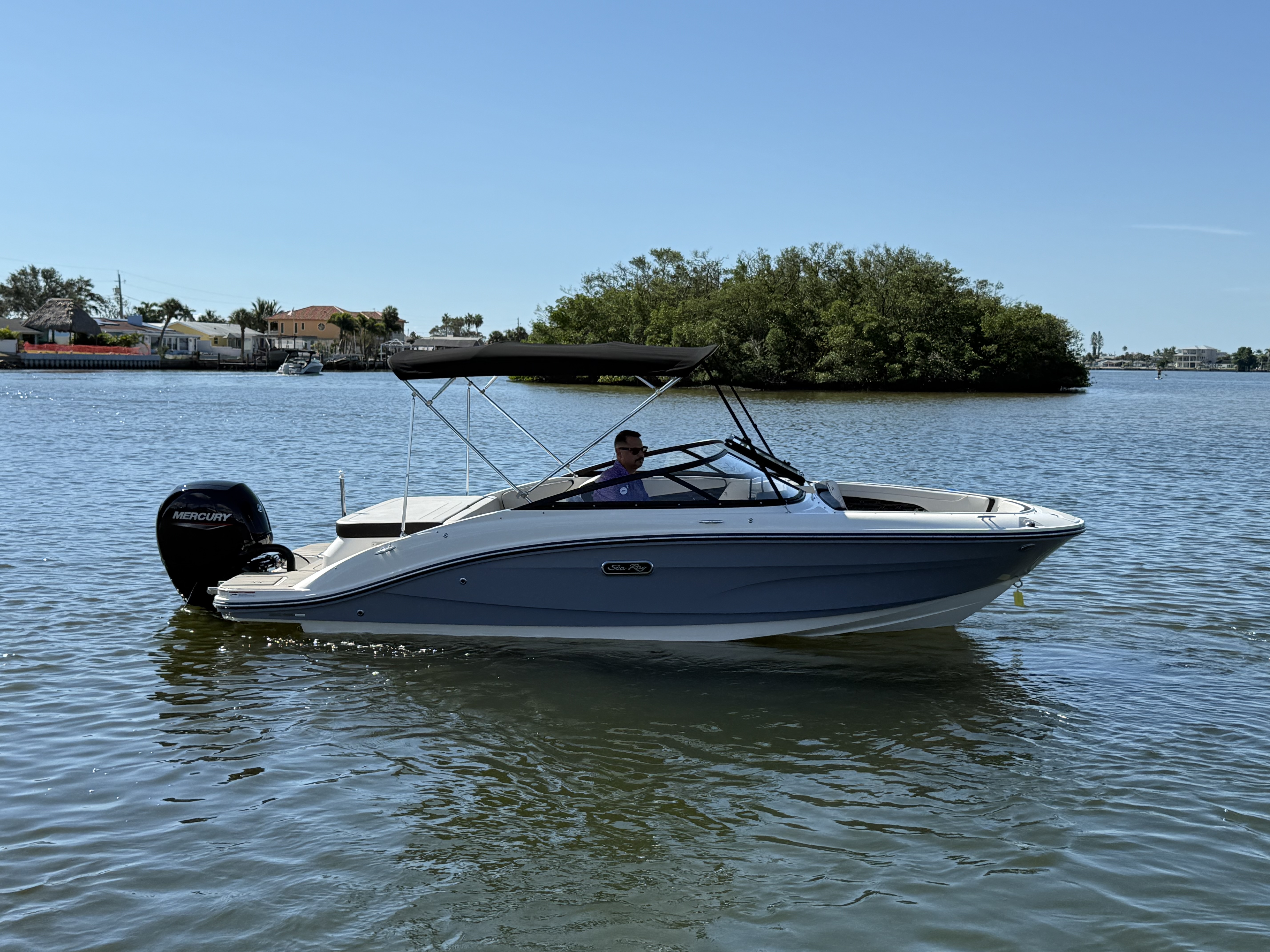 2025 Sea Ray SPX 190 Outboard Image Thumbnail #6