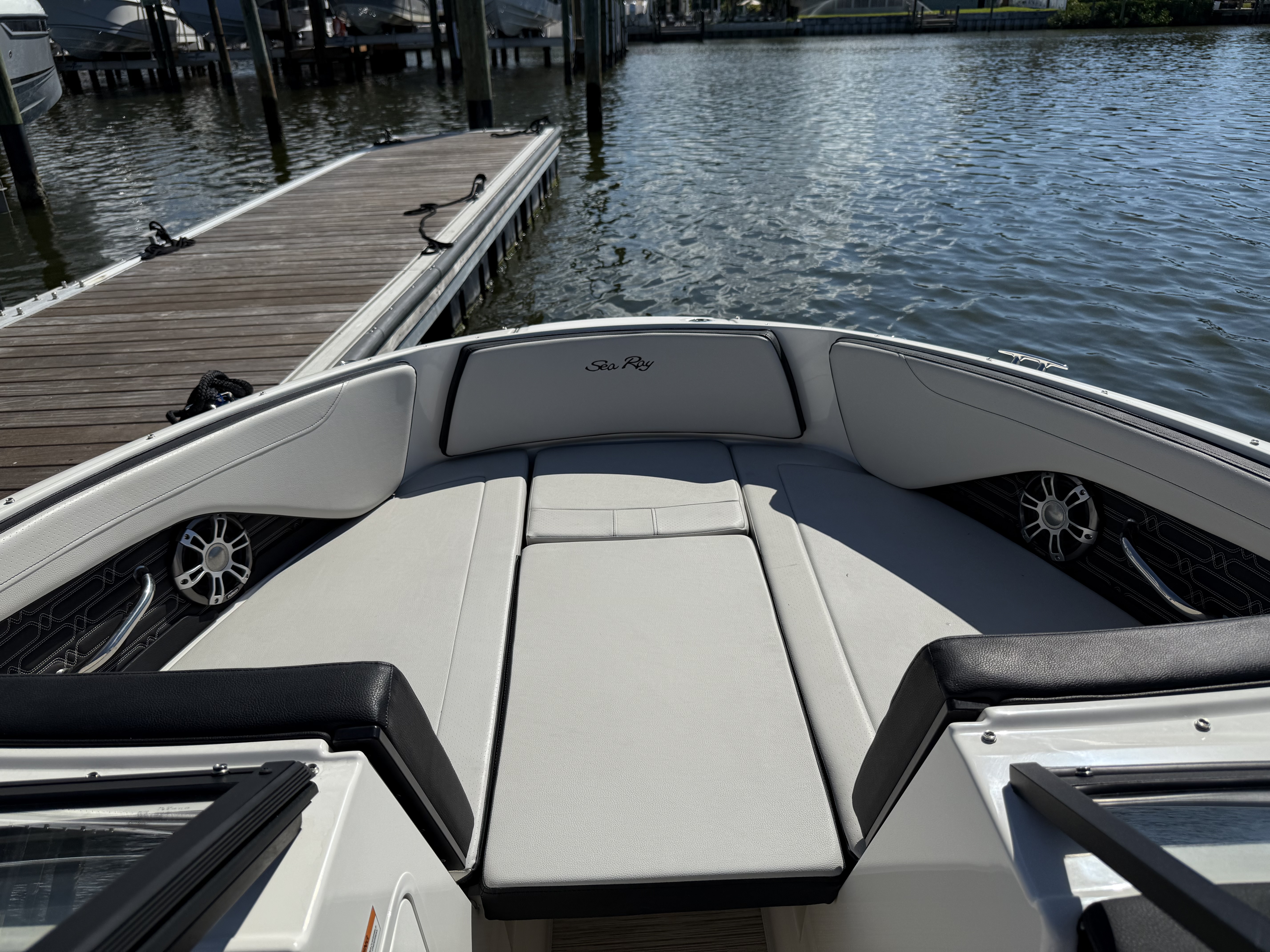 2025 Sea Ray SPX 190 Outboard Image Thumbnail #23