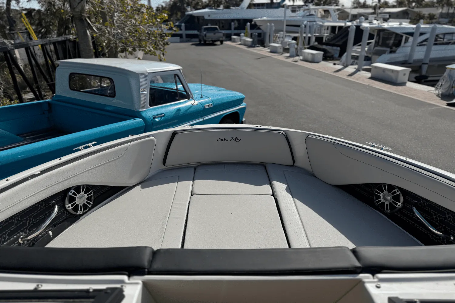 2025 Sea Ray SPX 190 Outboard Image Thumbnail #11