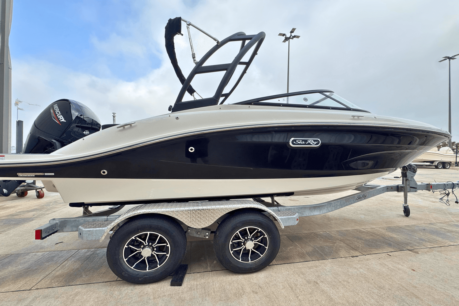 2025 Sea Ray SPX 190 Outboard Image Thumbnail #0