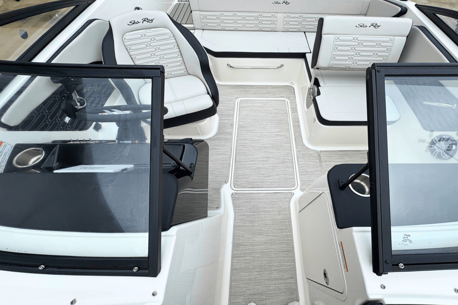 2025 Sea Ray SPX 190 Outboard Image Thumbnail #3