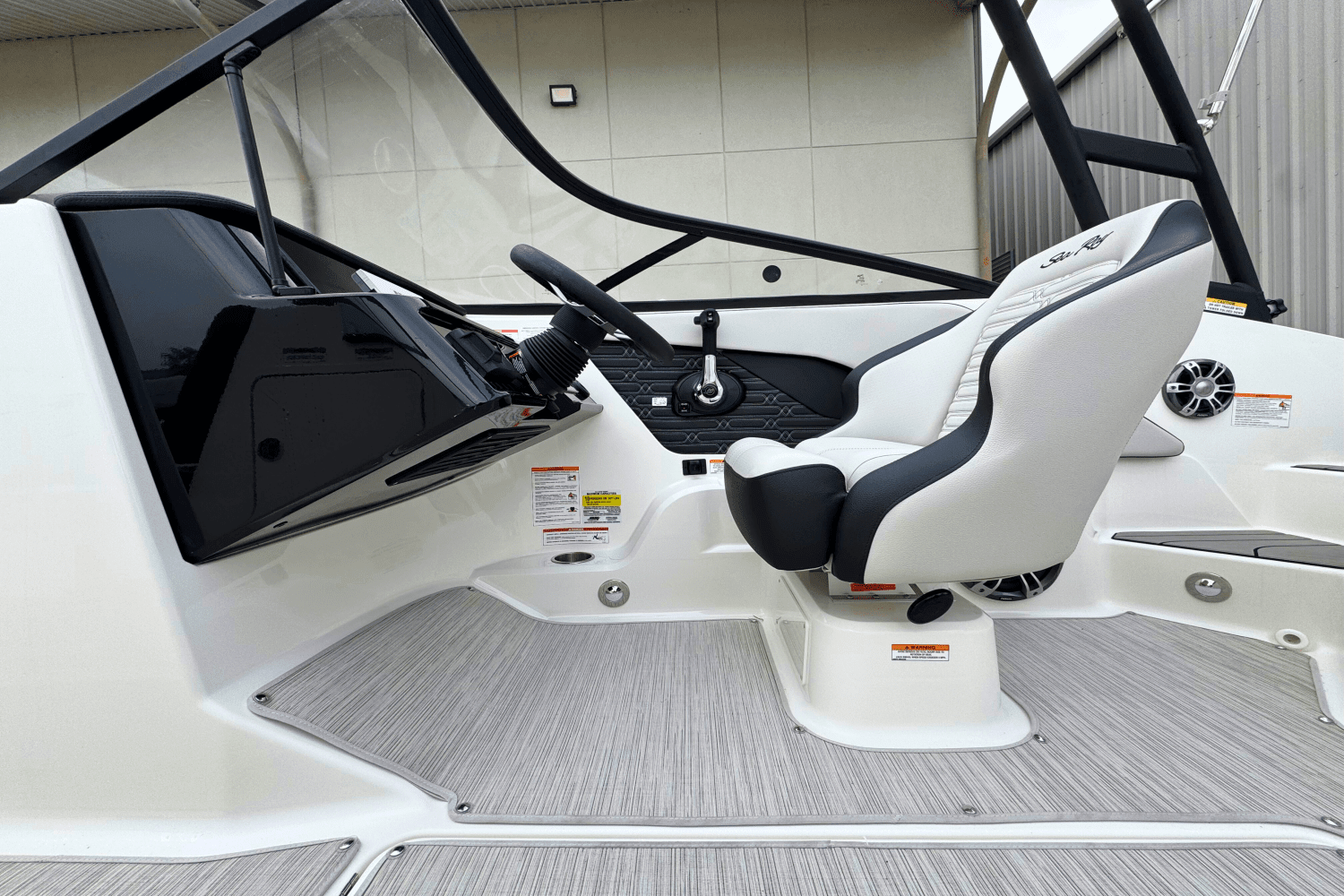 2025 Sea Ray SPX 190 Outboard Image Thumbnail #5