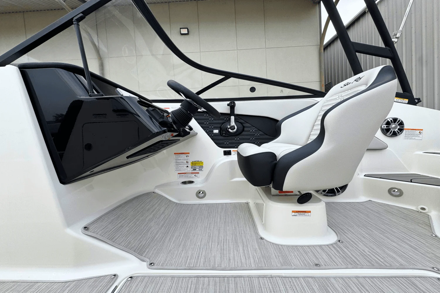 2025 Sea Ray SPX 190 Outboard Image Thumbnail #6