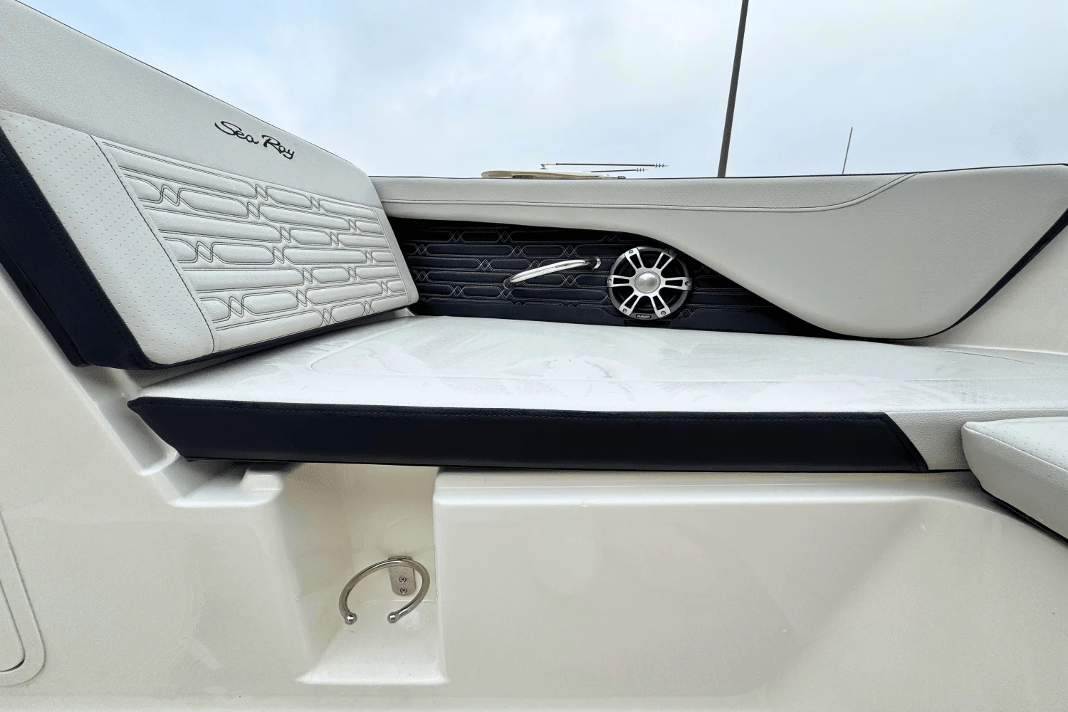 2025 Sea Ray SPX 190 Outboard Image Thumbnail #2