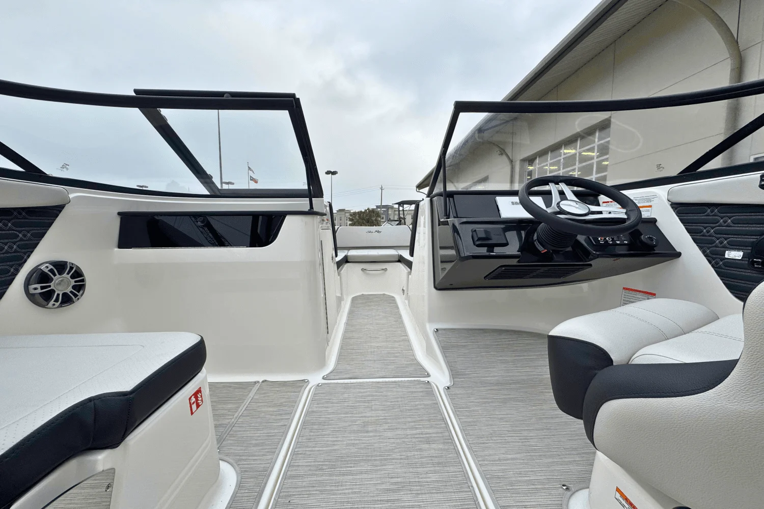 2025 Sea Ray SPX 190 Outboard Image Thumbnail #8