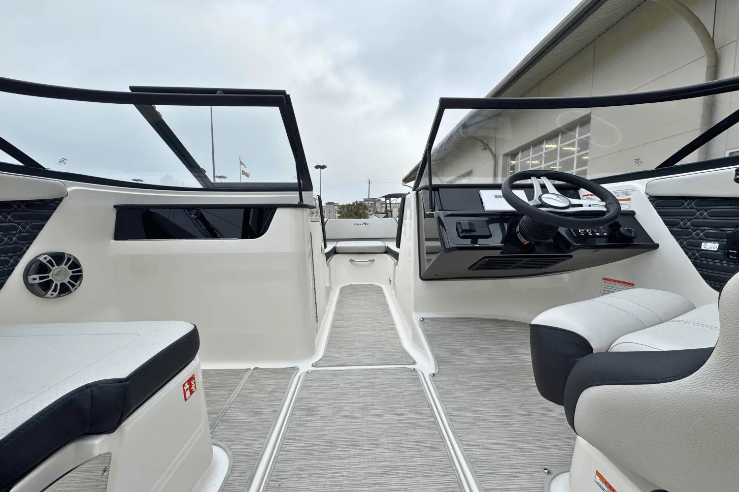 2025 Sea Ray SPX 190 Outboard Image Thumbnail #7