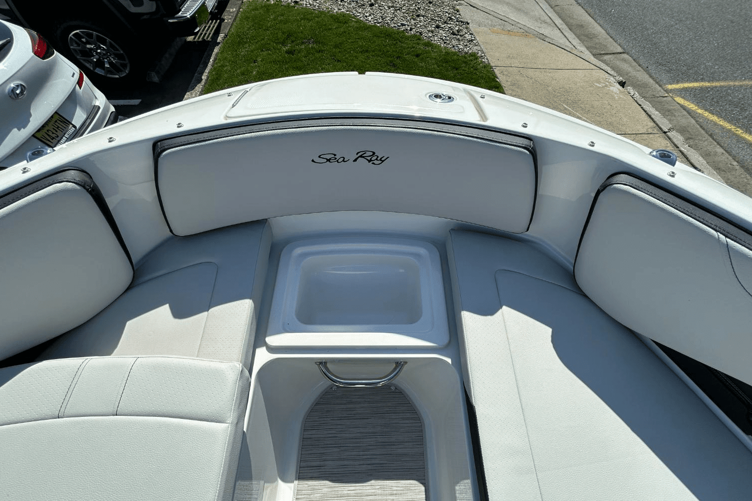 2025 Sea Ray SPX 190 Outboard Image Thumbnail #22