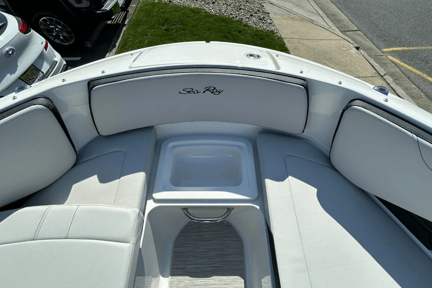 2025 Sea Ray SPX 190 Outboard Image Thumbnail #22