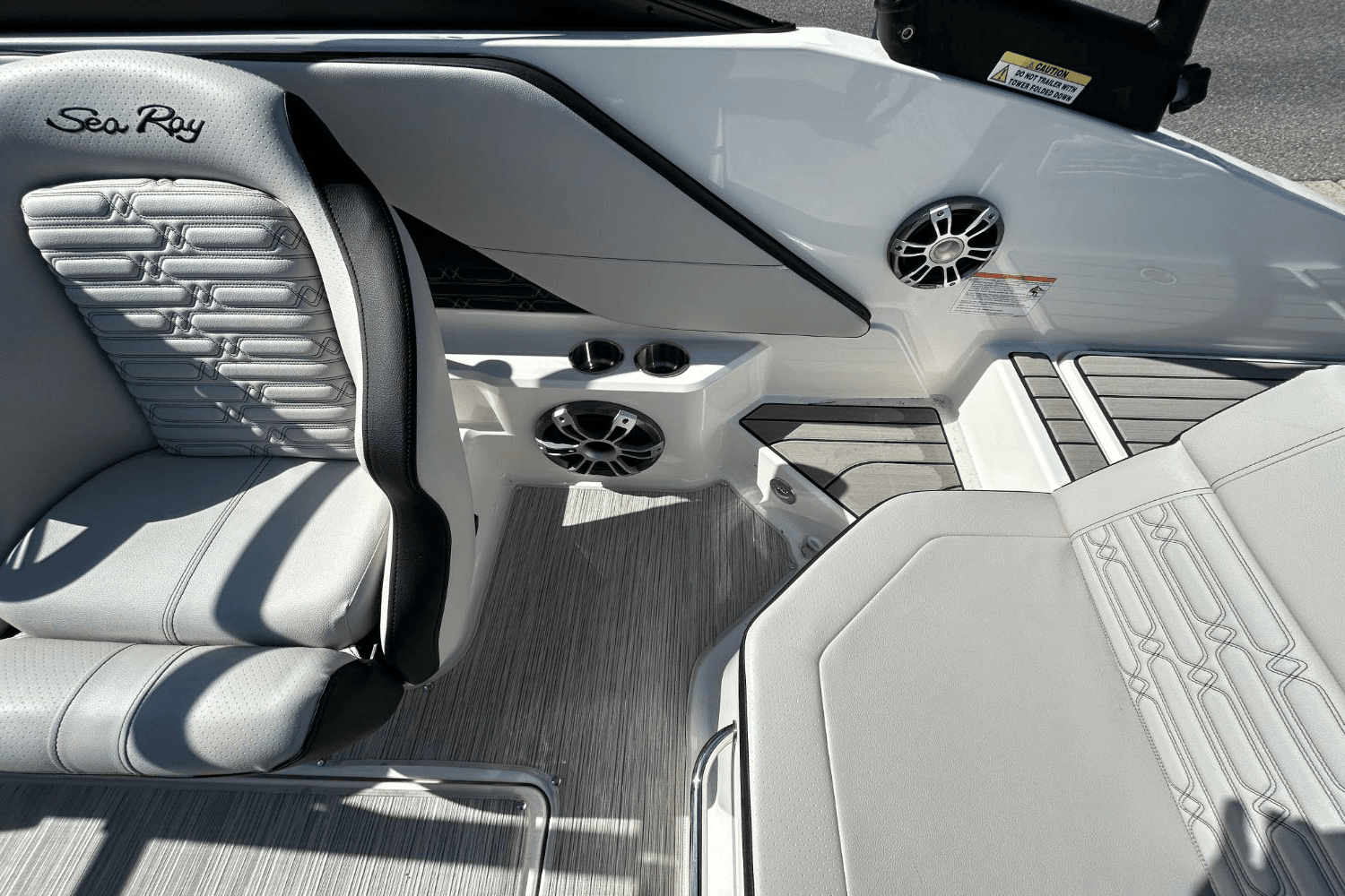 2025 Sea Ray SPX 190 Outboard Image Thumbnail #5