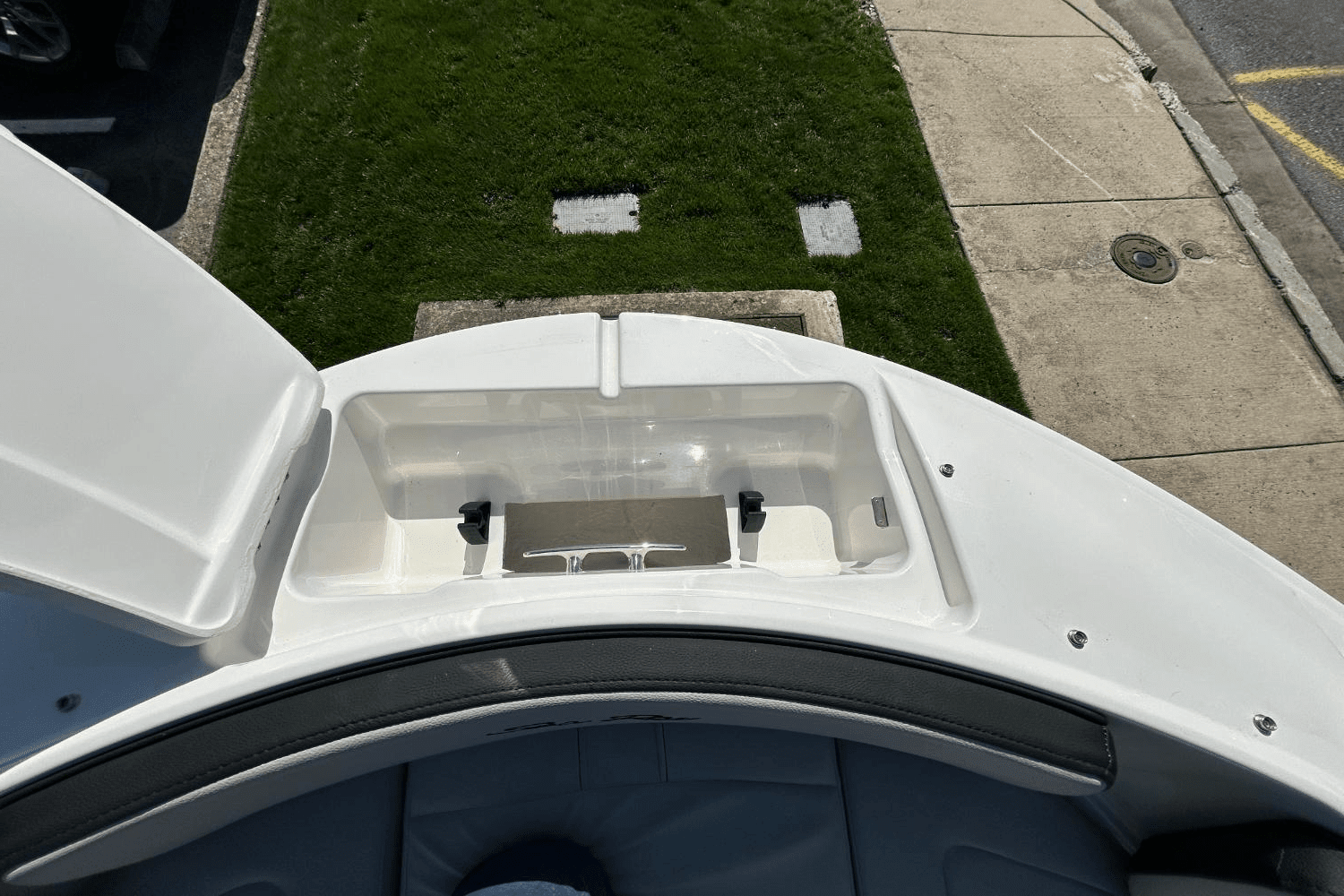 2025 Sea Ray SPX 190 Outboard Image Thumbnail #26