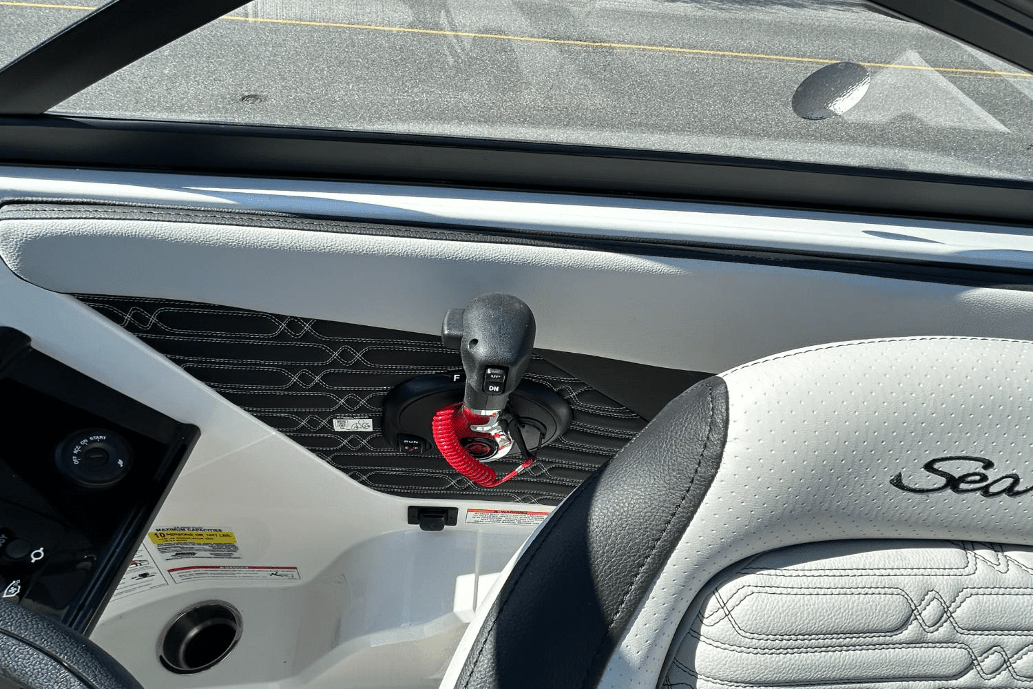 2025 Sea Ray SPX 190 Outboard Image Thumbnail #14