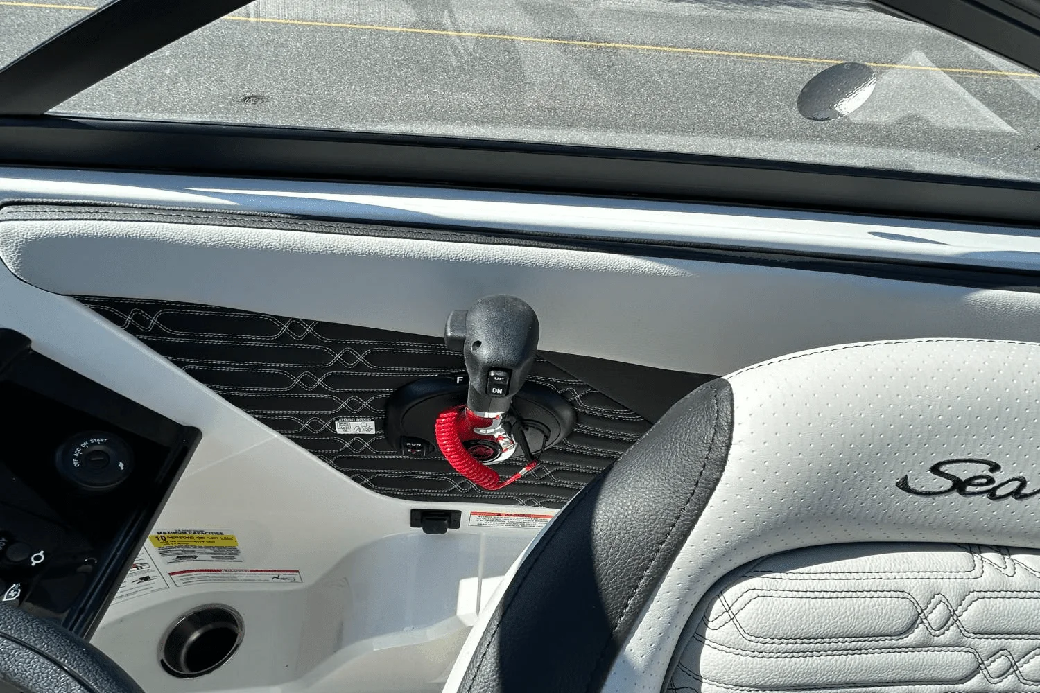 2025 Sea Ray SPX 190 Outboard Image Thumbnail #14