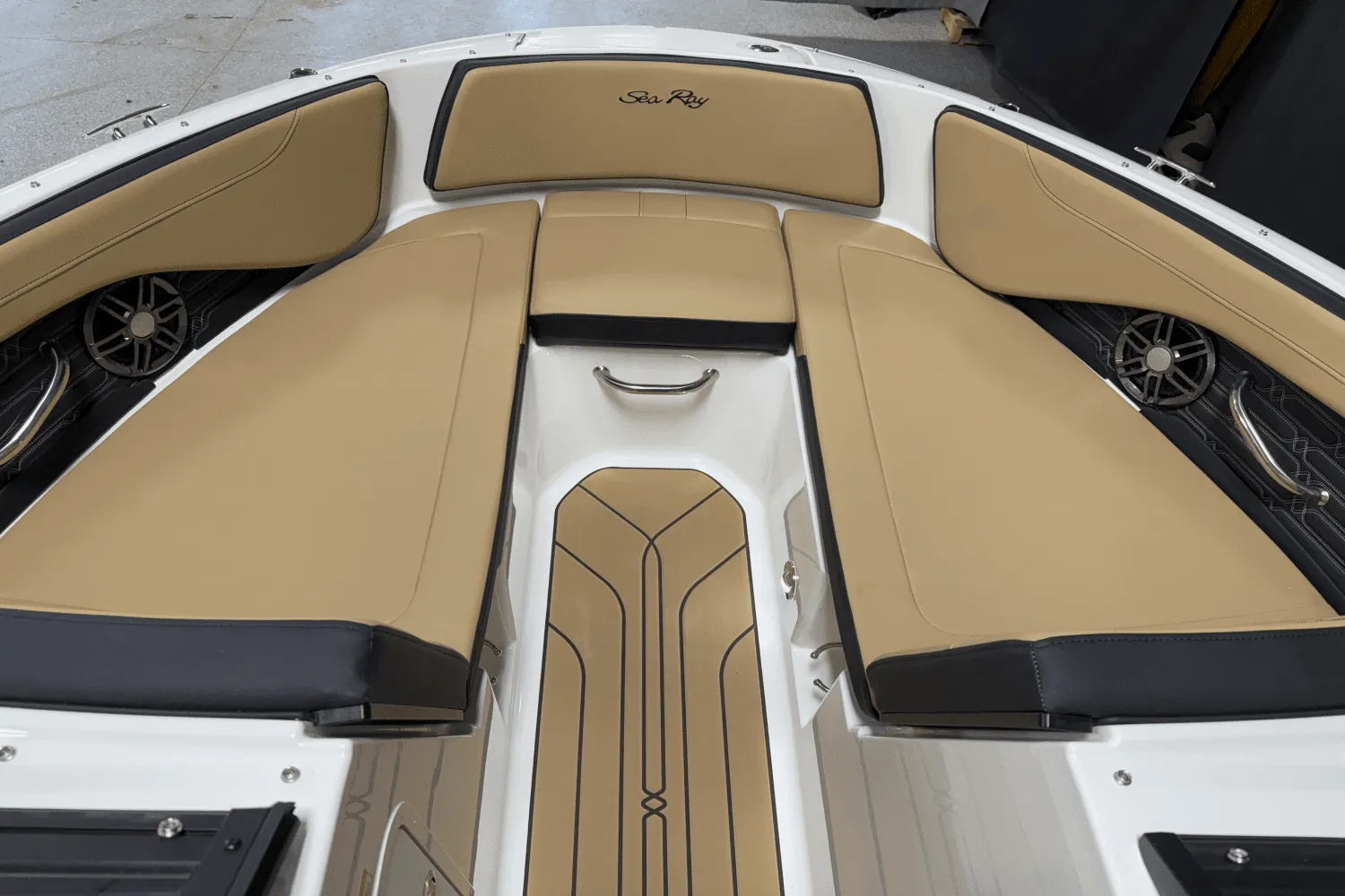 2025 Sea Ray SPX 190 Outboard Image Thumbnail #85