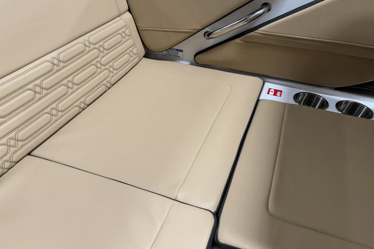 2025 Sea Ray SPX 190 Outboard Image Thumbnail #42