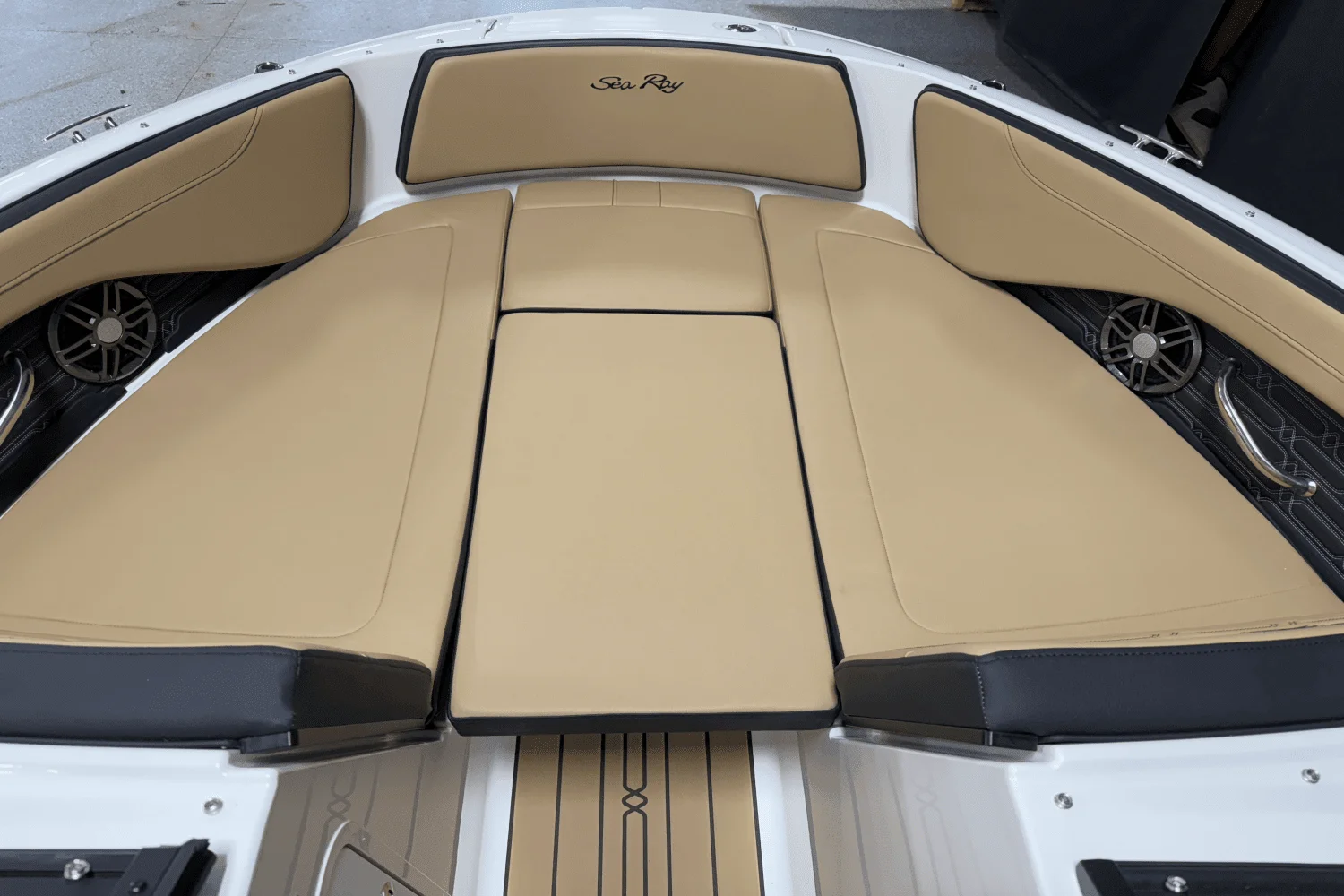 2025 Sea Ray SPX 190 Outboard Image Thumbnail #84