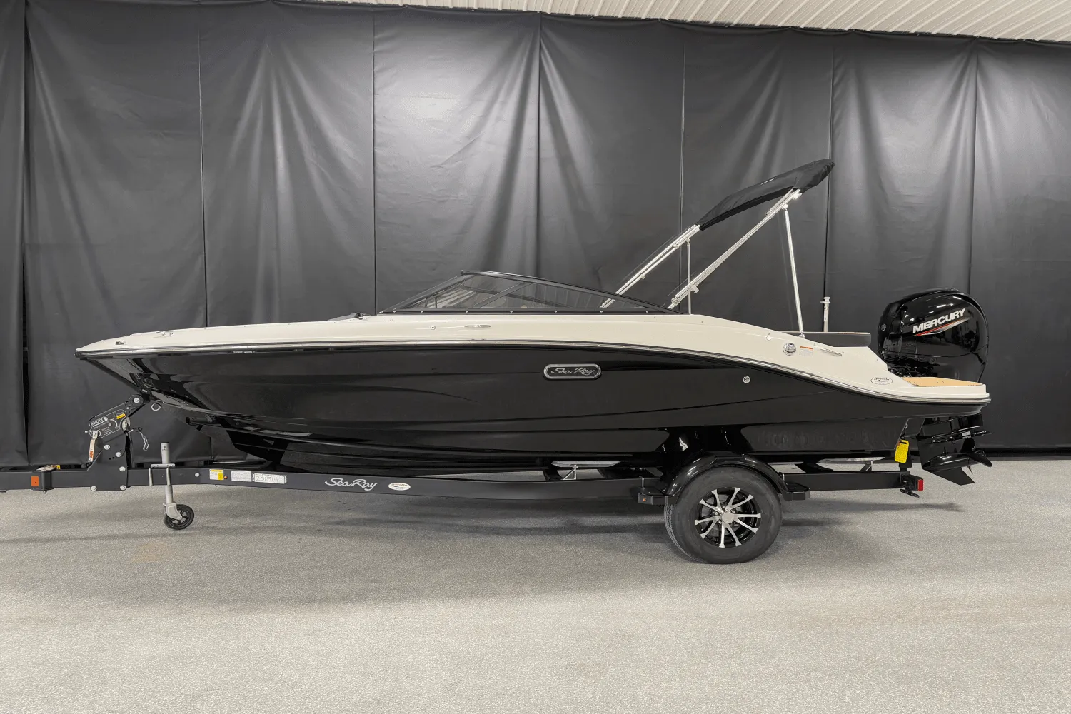 2025 Sea Ray SPX 190 Outboard Image Thumbnail #0
