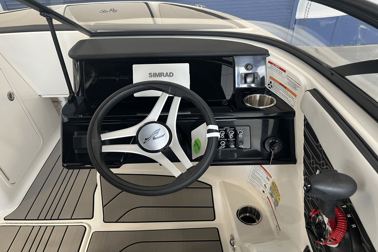 2025 Sea Ray SPX 190 Outboard Image Thumbnail #6