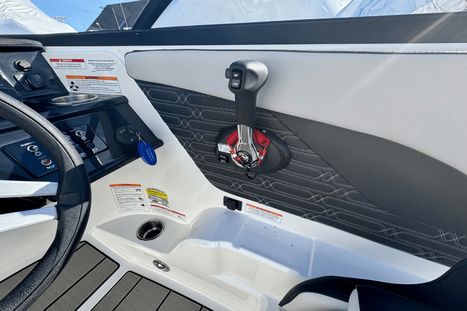 2025 Sea Ray SPX 190 Outboard Image Thumbnail #13