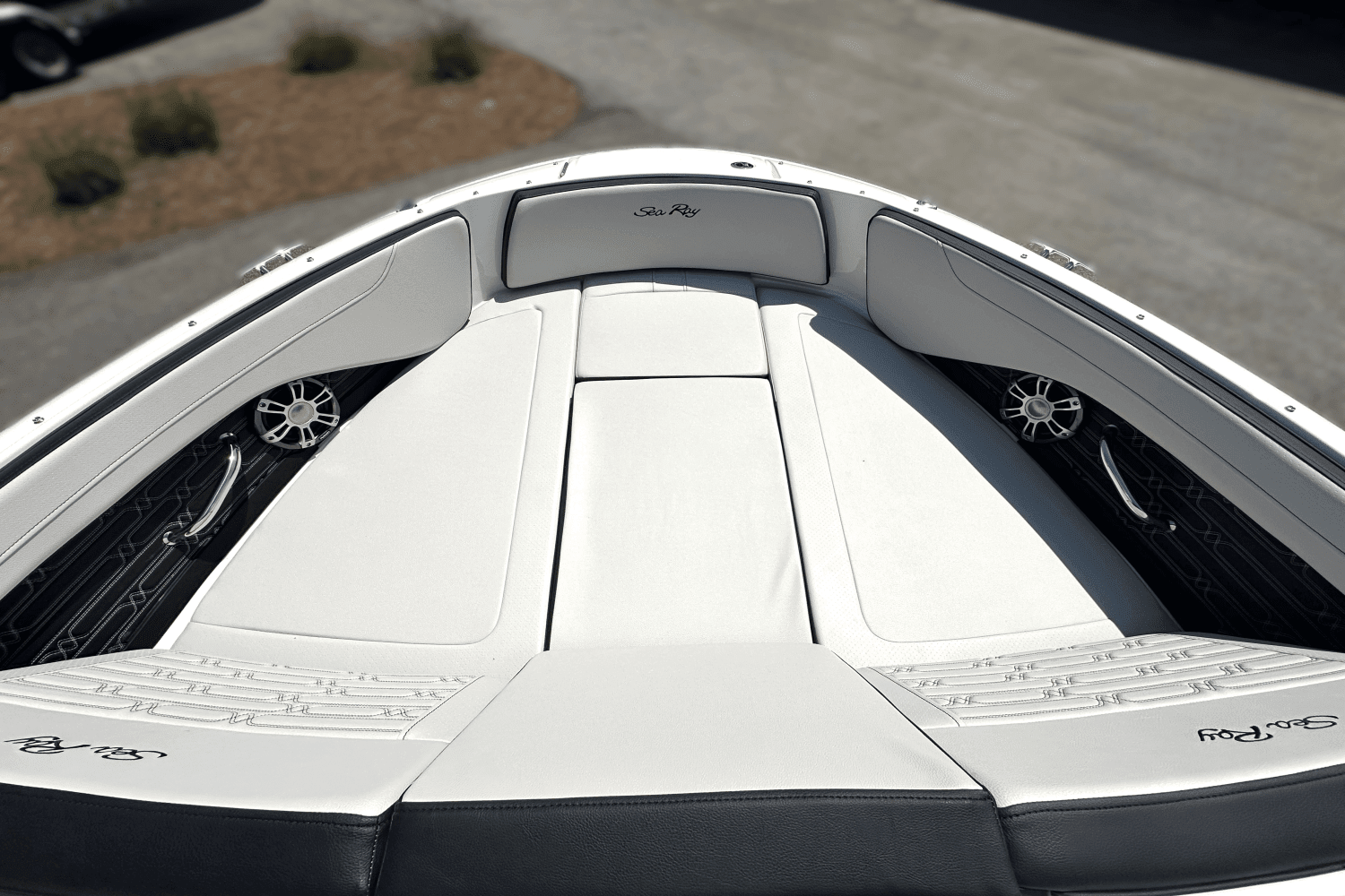 2025 Sea Ray SPX 190 Outboard Image Thumbnail #11