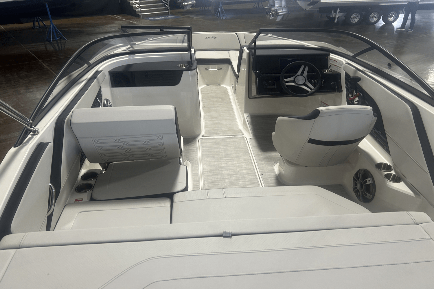 2025 Sea Ray SPX 190 Outboard Image Thumbnail #12