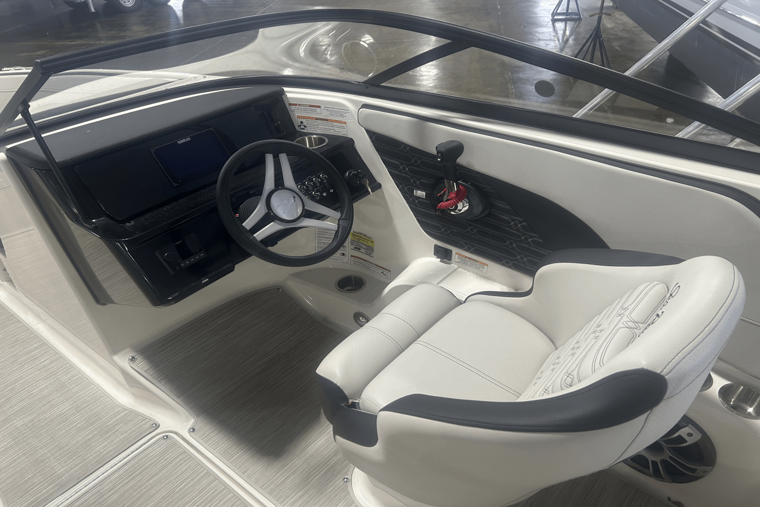 2025 Sea Ray SPX 190 Outboard Image Thumbnail #4